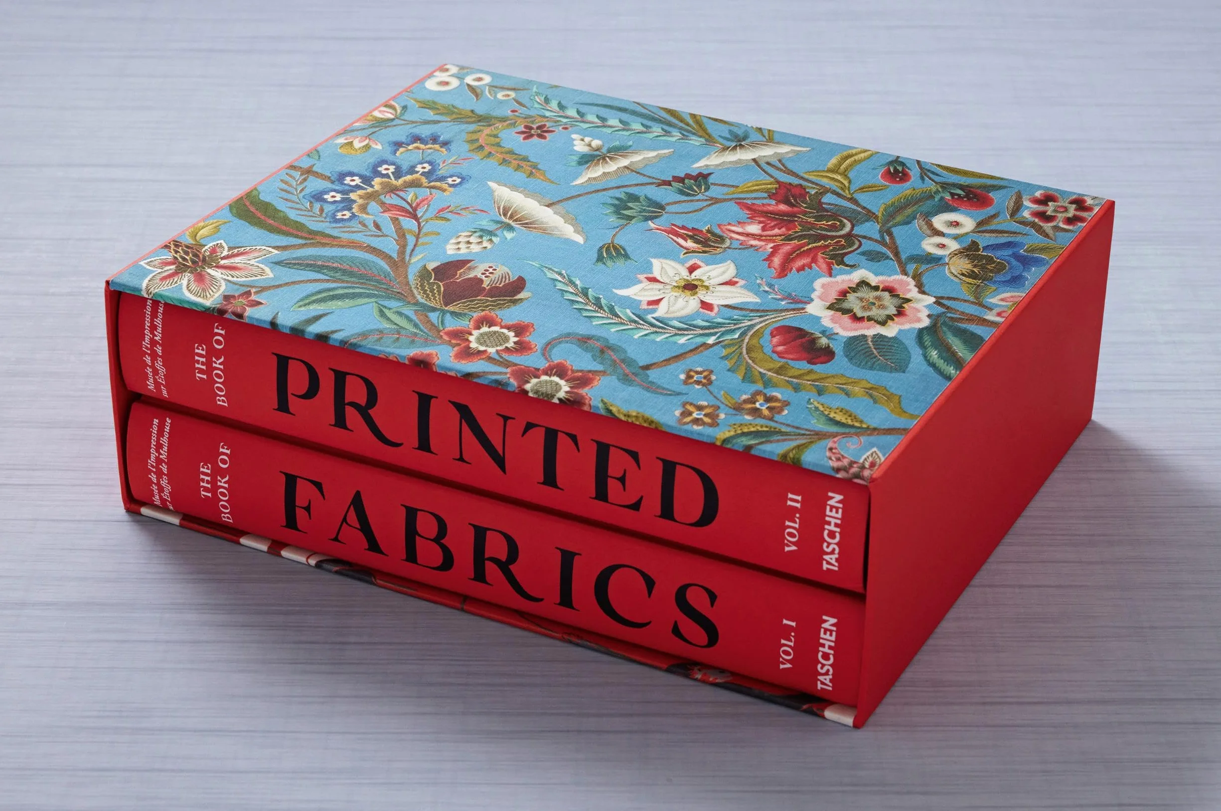 The book of Printed Fabrics: From the 16th century until today