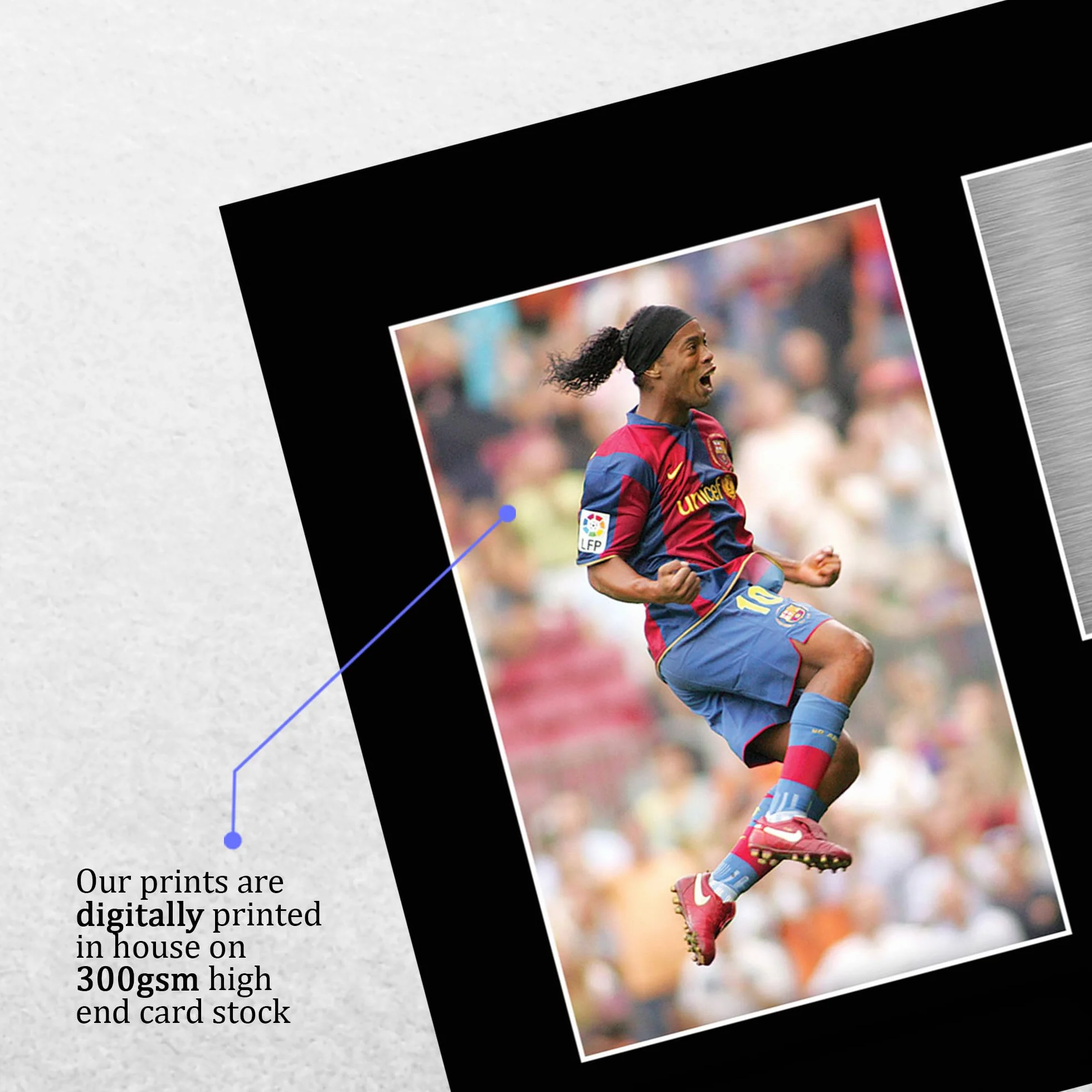 HWC Trading A4 Ronaldinho Barcelona Prezenty Drukowane Podpisane Zdjęcie Z Autografem Dla Fanów Piłki Nożnej I Kibiców - A4