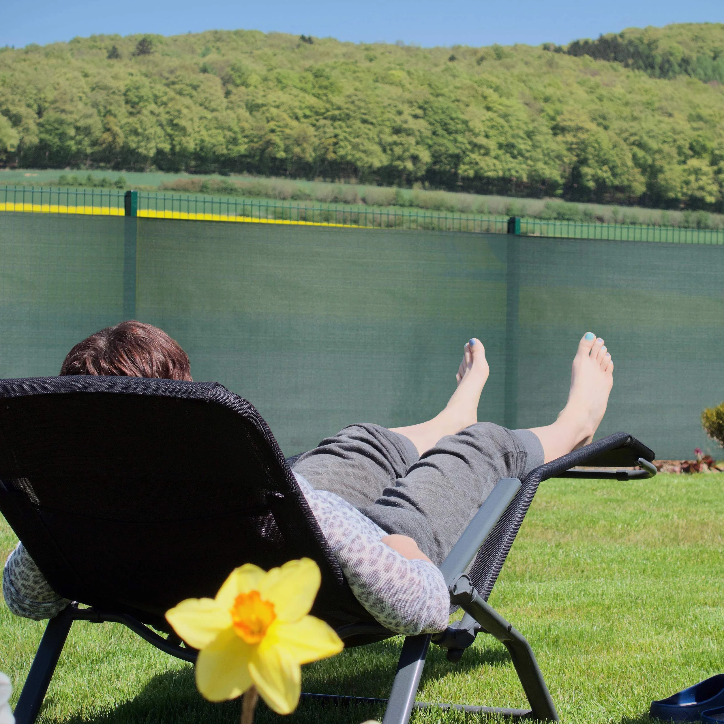 Relaxdays Osłona ogrodzenia, ochrona przed wzrokiem, na ogrodzenie i balustradę balkonową, tkanina HDPE, odporna na działanie promieni UV, odporna na warunki atmosferyczne, 1,2 x 6 m, zielona