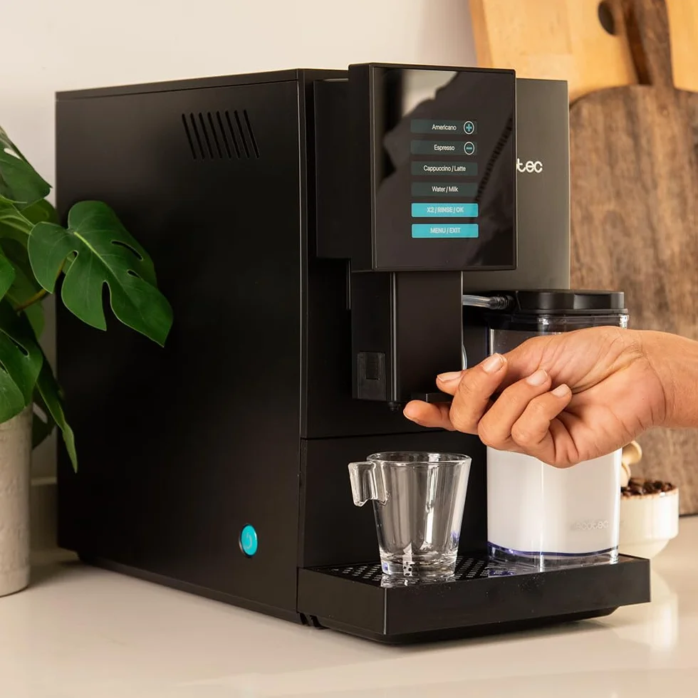 Cecotec Superautomatyczny ekspres do kawy Cremmaet Compactccino Black, 19 bar, system Thermoblock, świeżo zmielone ziarna z Plug&Play, 150 g, zbiornik na wodę 1,1 l, 400 ml mleka
