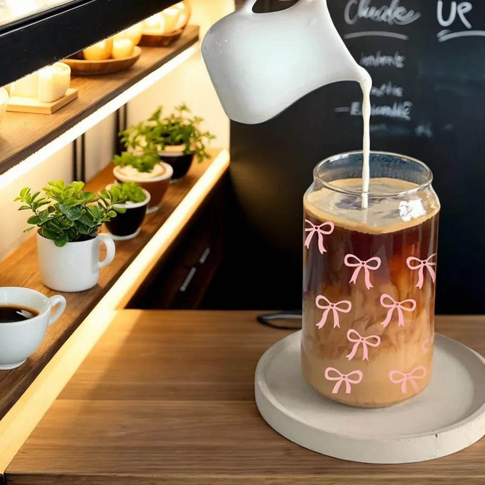 Szklanka do picia ze słomką i pokrywką 200 ml, szkło do matchy z motywem kokardki, kubek Bubble Tea
