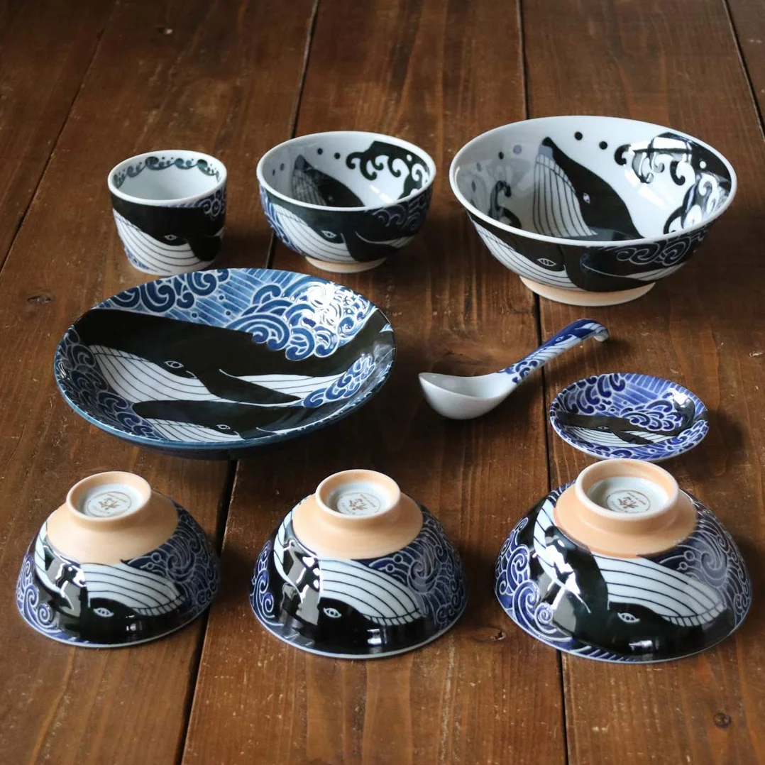 Japońska miska Ramen, ceramika Mino-Yaki, duży rozmiar 20,7 cm 1,1 l, wyprodukowana w Japonii, wieloryb czarno-biały 797678