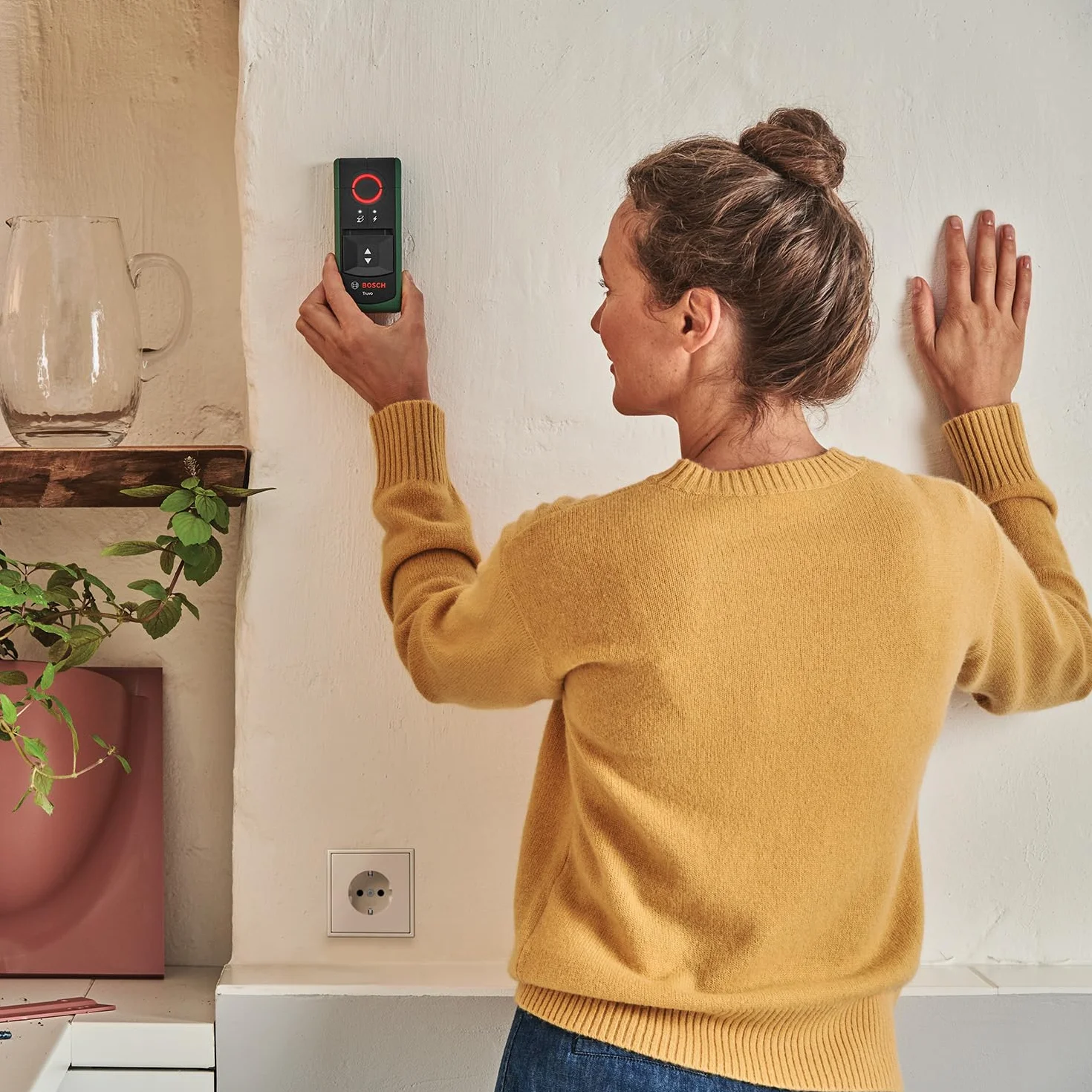 Bosch Home And Garden Detektor Truvo Drugiej Generacji (Obsługa za Pomocą Jednego Przycisku, Łatwe Wykrywanie Przewodów pod Napięciem i Detektor Metalu na Głębokości do 70 mm, Opakowanie Kartonowe)