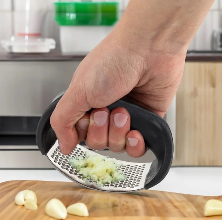 DomoDomo - Wyciskarka do czosnku ze stali nierdzewnej – wielofunkcyjne narzędzie kuchenne z otwieraczem do butelek, ergonomiczne wzornictwo, nadaje się do mycia w zmywarce