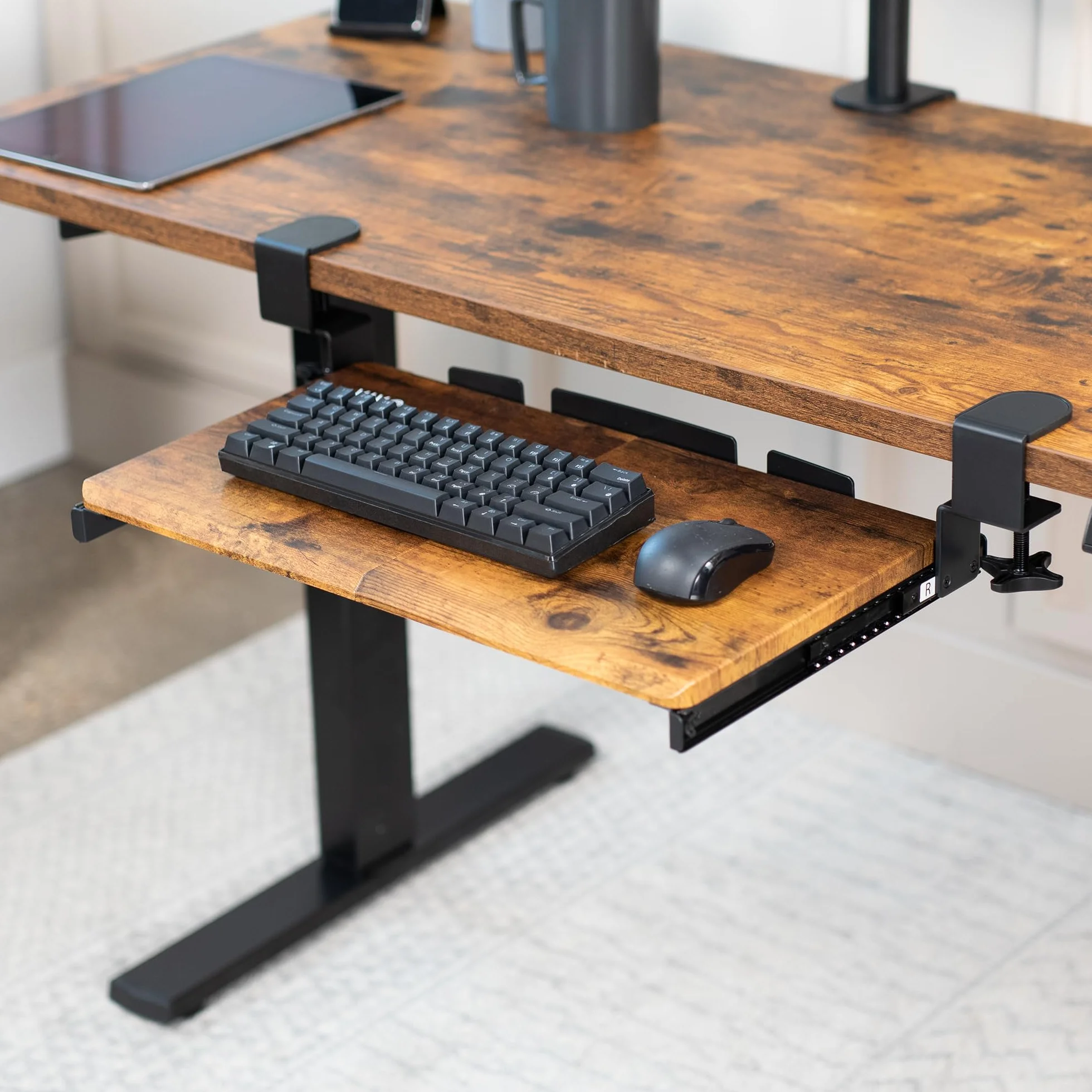 VIVO Mała taca na klawiaturę, wysuwana pod biurko z bardzo stabilnym systemem mocowania zaciskowego C, 20 (26 z zaciskami) x wysuwana szuflada na platformę 28 cm, rustykalny brązowy blat vintage,