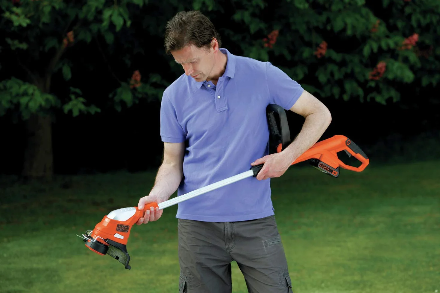 BLACK+DECKER GLC1823L20 podkaszarka do trawy z akumulatorem i ładowarką (akumulator litowo-jonowy 18 V, 2,0 Ah, szerokość cięcia 23 cm, uchwyt dwuuchwytowy, E-Drive, uchwyt teleskopowy)
