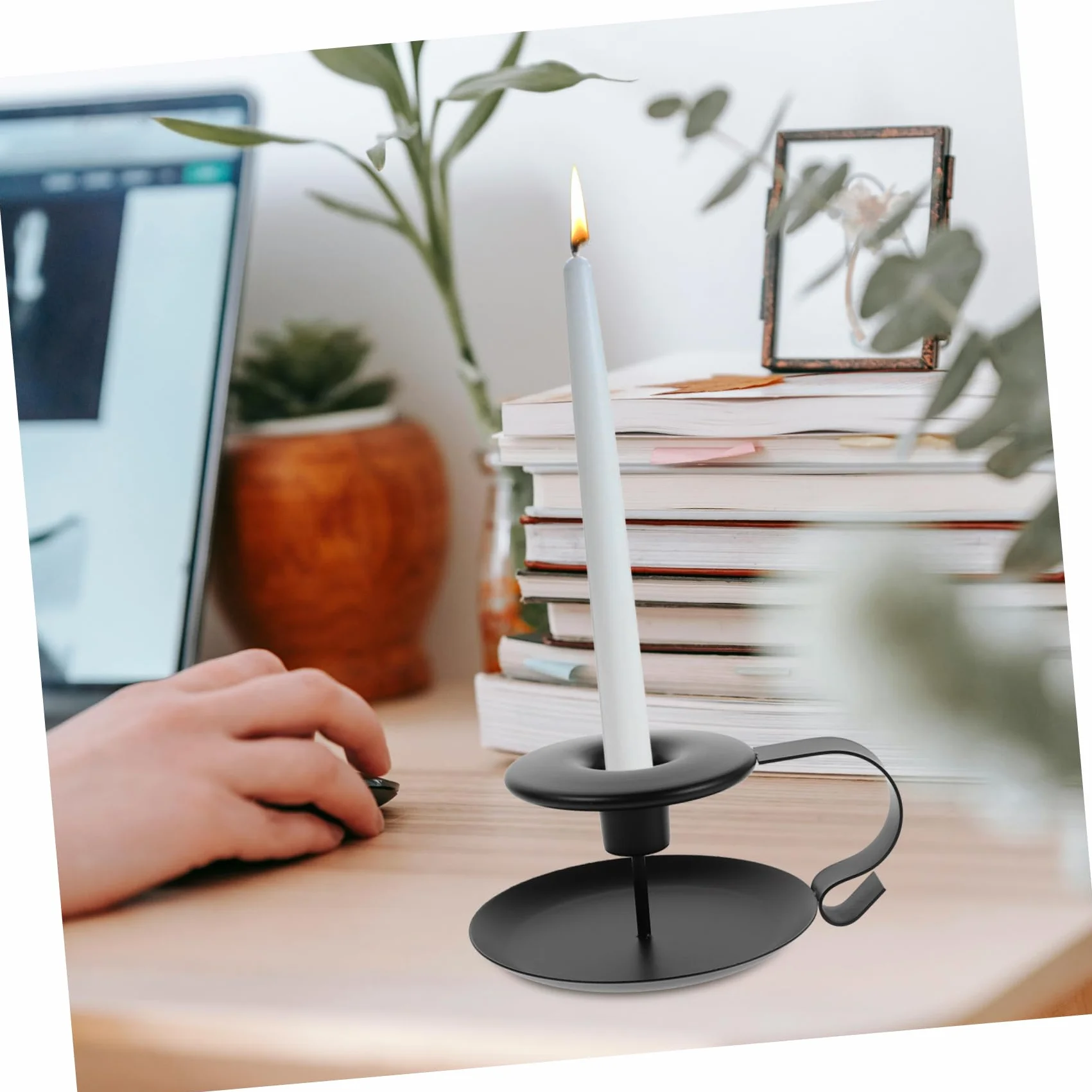 Holibanna 2kawałki Wiktoriański Świecznik Metalowy z Uchwytem Żelazny Świecznik Stół Dekoracja Weselna i Przyjęcia Świąteczne Elegancki Stojak Świeczki Do Aromaterapii