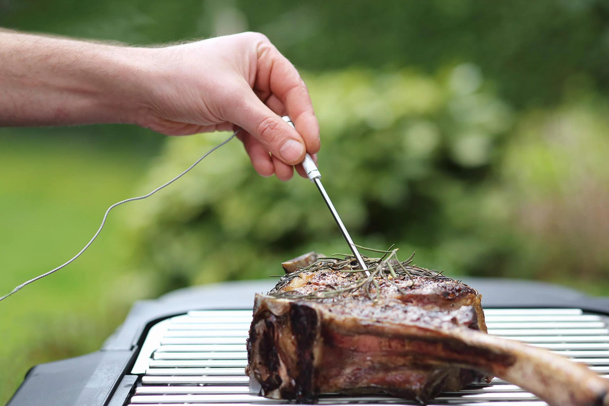 SEVERIN SEVO GT grill elektryczny z pokrywą do wnętrz i na zewnątrz, grill stołowy z szybkim startem do 500°C, grill balkonowy z opcją powolnego gotowania, stal nierdzewna/czarny, PG 8106
