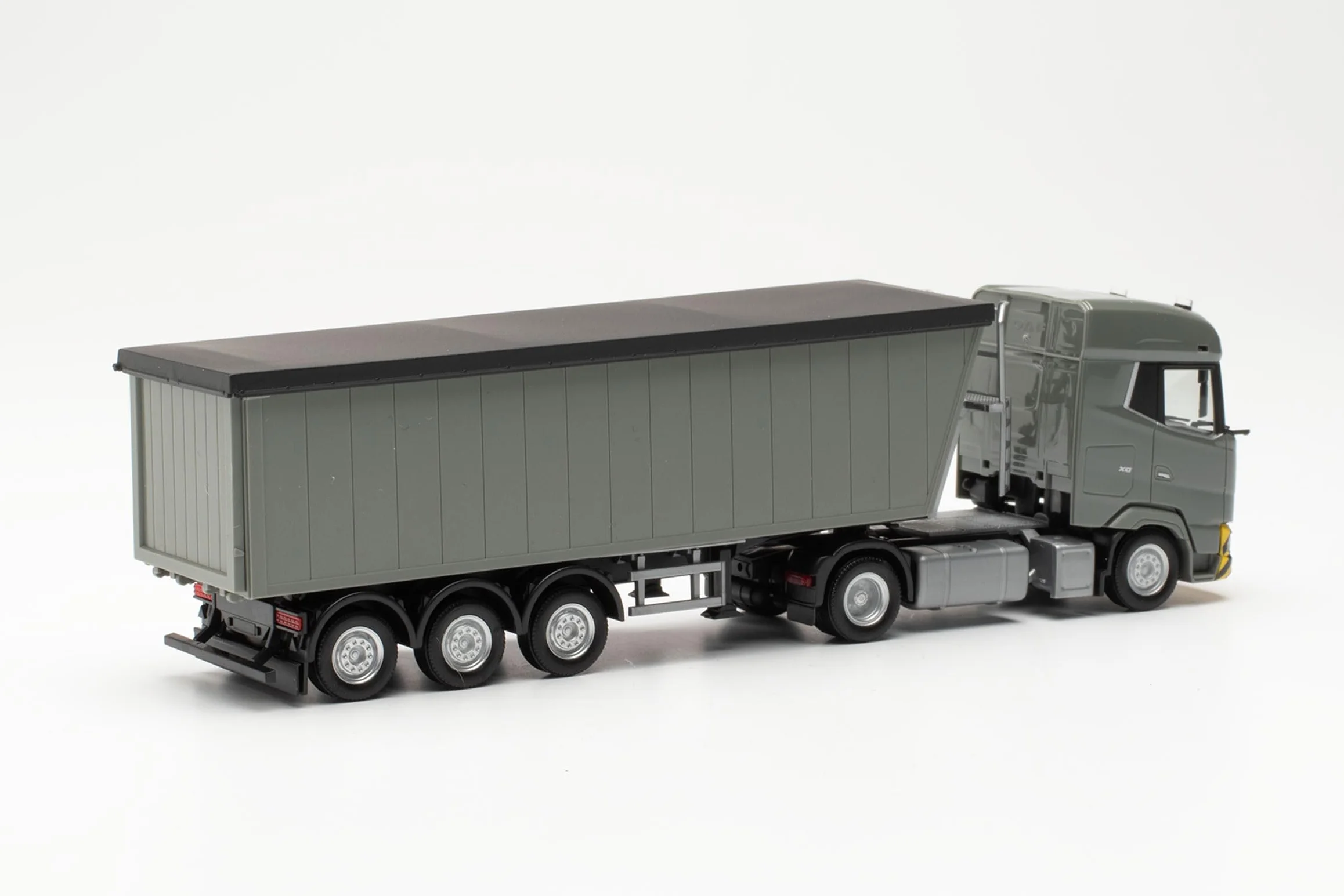 herpa Model ciężarówki DAF XG podsiodłowy, miniaturowy w skali 1:87, artykuł kolekcjonerski, wyprodukowano w Niemczech, tworzywo sztuczne