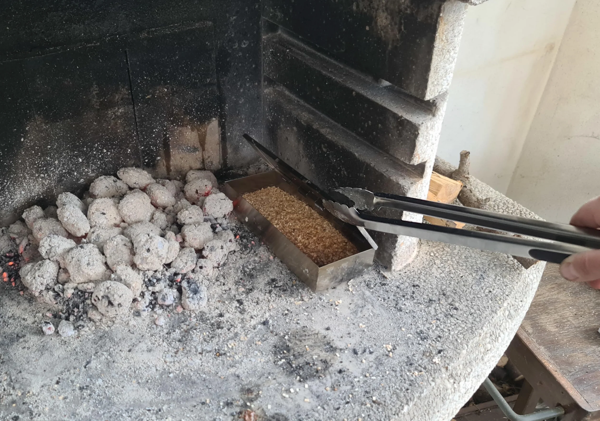 Szczypce do Grilla ze Stali Nierdzewnej z Blokadą, Duże Kuchenne Szczypce do Grillowania, Silikonowy Uchwyt Antypoślizgowy, Łatwe Czyszczenie - długość: 40 cm
