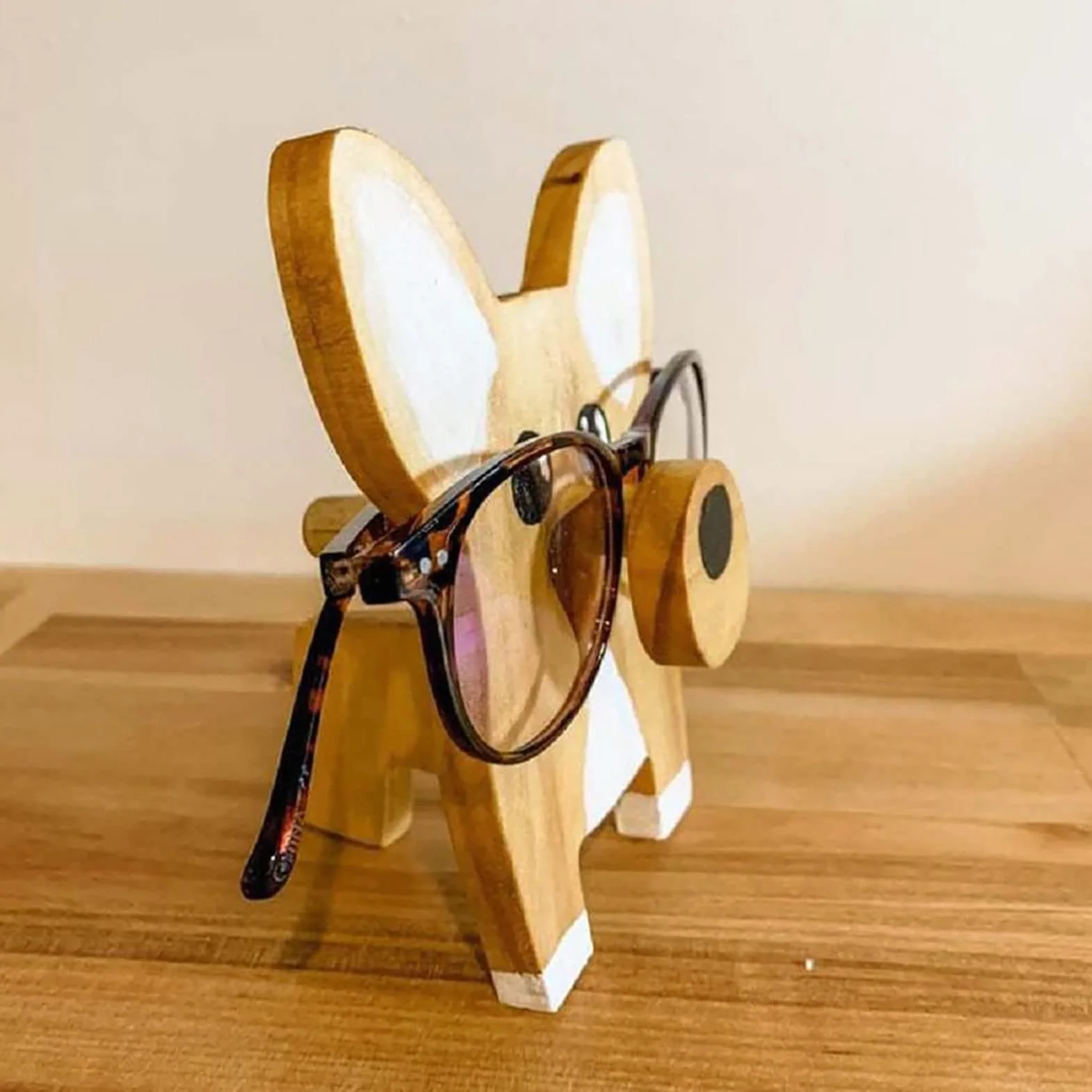 LNJ Uchwyt na okulary zwierzę - stojak na okulary z drewna - zabawny ręcznie rzeźbiony kształt zwierzęcy uchwyt na okulary przeciwsłoneczne - schowek na okulary - prezent na biurko, dekoracja domu i biura (szczeniak)