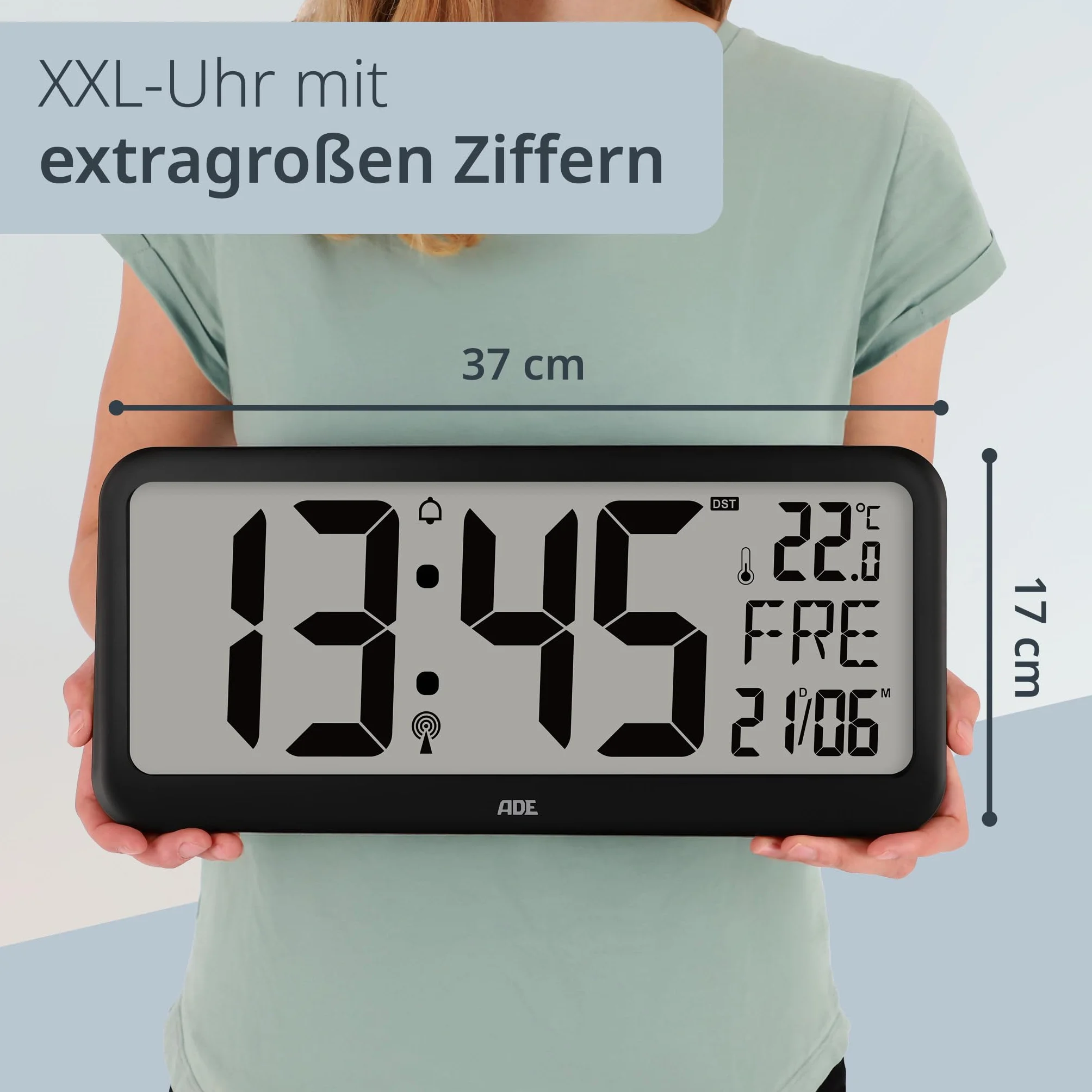 ADE Bardzo duży cyfrowy zegar ścienny z cyframi XXL | zegar radiowy z kalendarzem | idealny do biura, dużego pomieszczenia, warsztatu, seniorów | termometr i alarm | zegar stołowy czarny