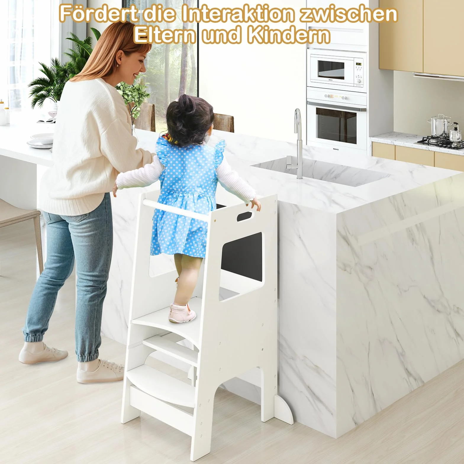 GOPLUS Drewniana wieża edukacyjna dla dzieci, 2 w 1, wieża dziecięca z tablicą do pisania kredą, balustrada bezpieczeństwa, antypoślizgowy i regulowany stopek, pomocnik kuchenny dla dzieci od 1 roku