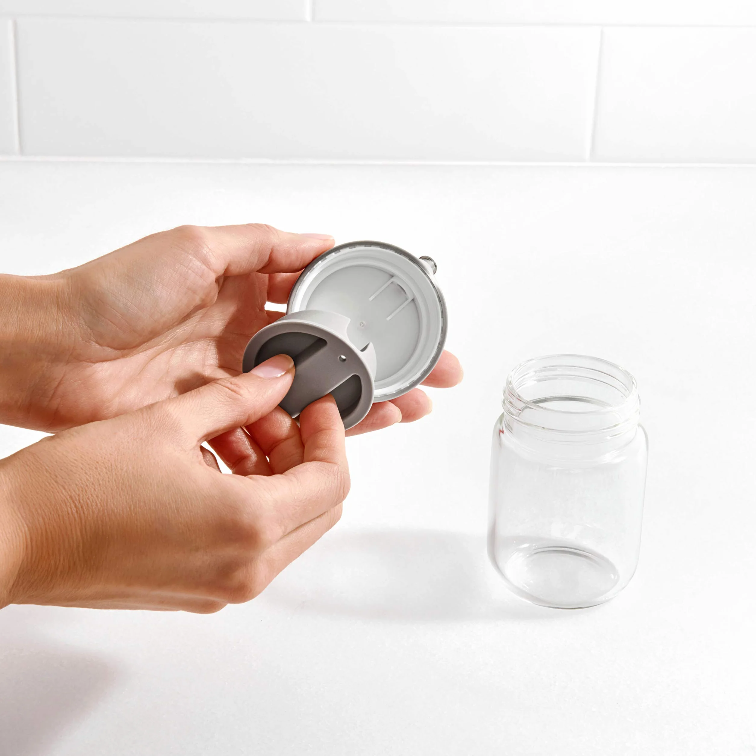 OXO Good Grips Precision Pour szklany dozownik 150 ml
