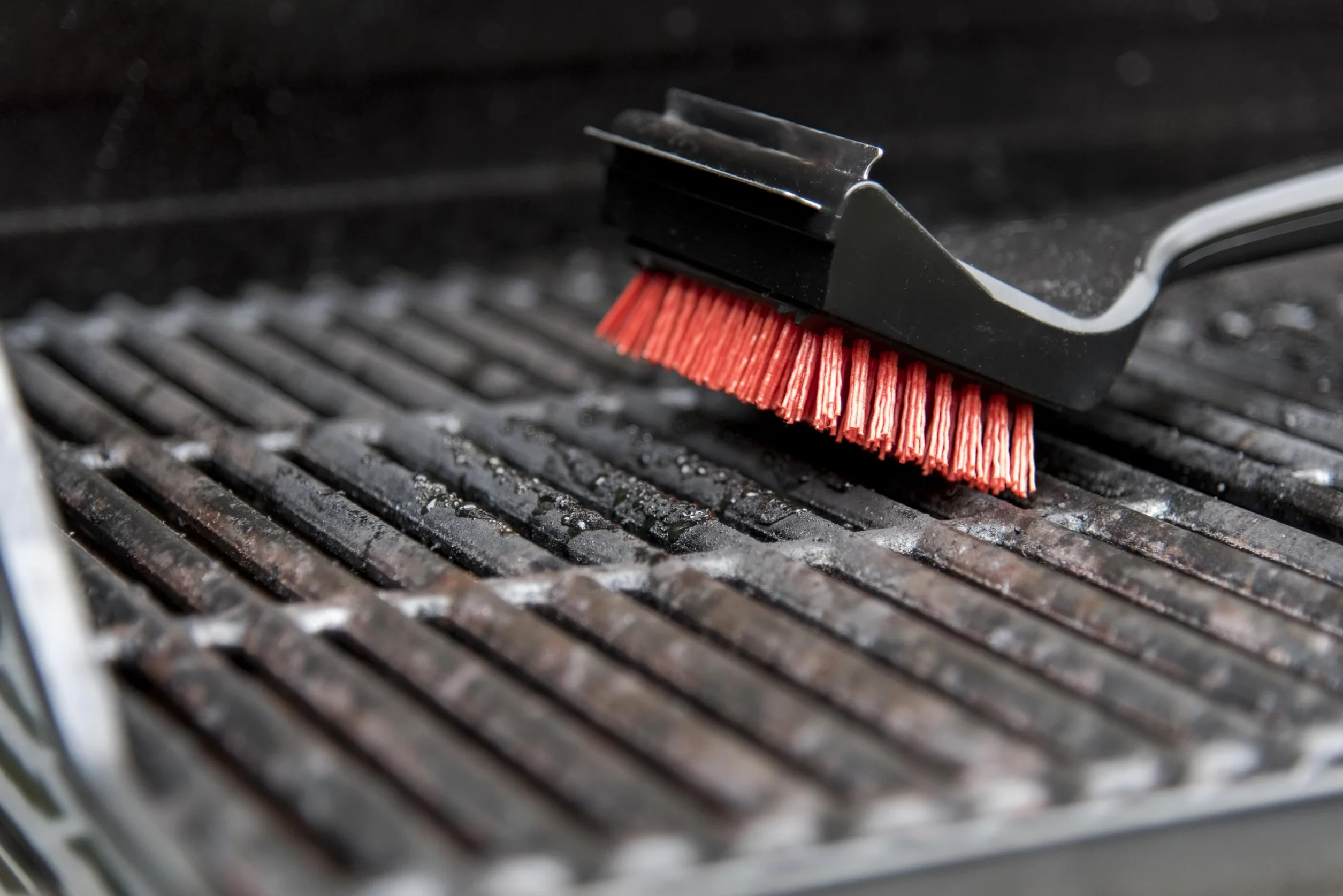 Char-Broil Szczotka do czyszczenia grilla i skrobaczka 2"-1 "Cool-Clean", czarna, 7,5 x 10 x 44 cm