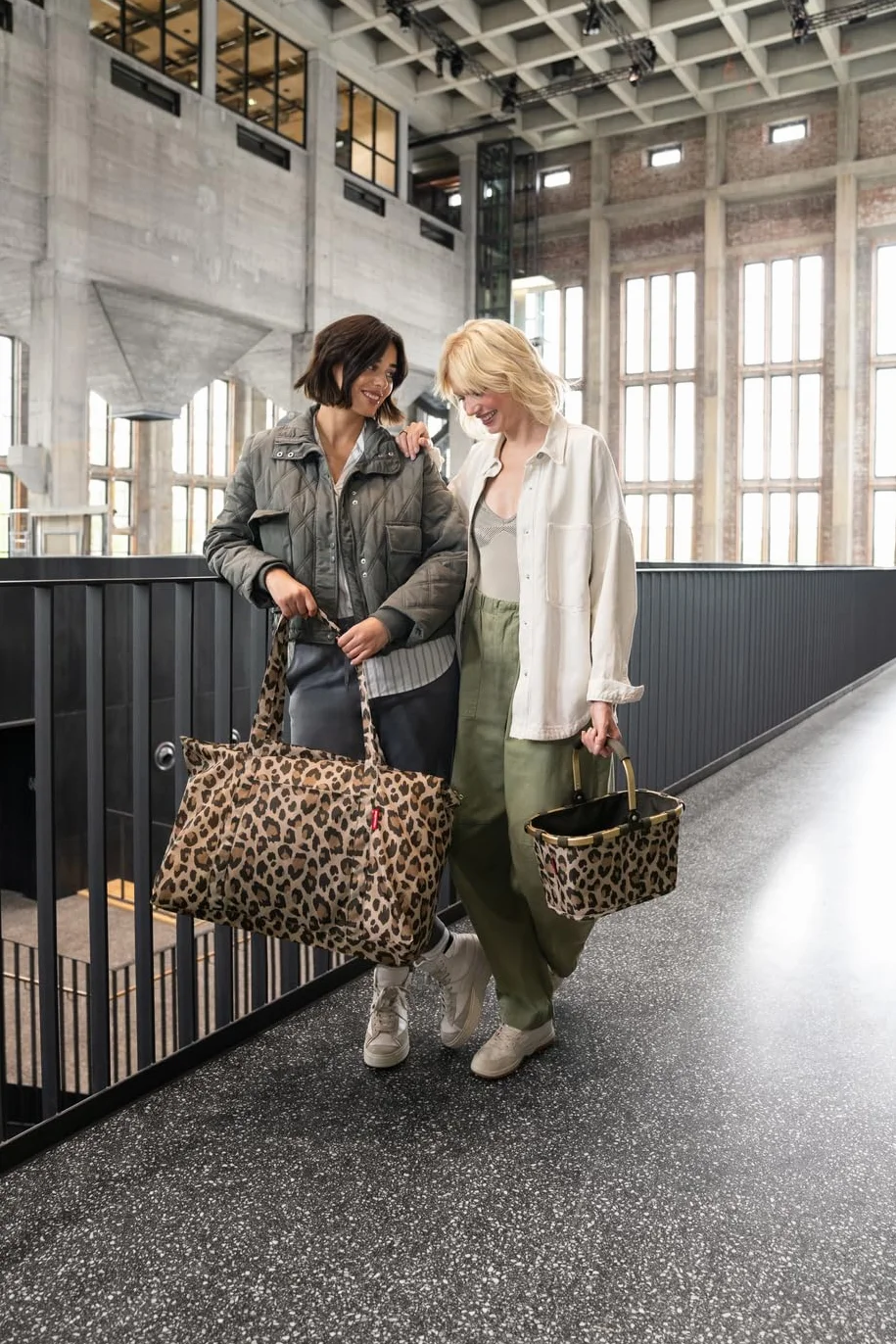 Reisenthel carrybag XS – Stabilny koszyk na zakupy w formacie XS z praktyczną kieszenią wewnętrzną – Elegancki i odporny na wodę design, XS
