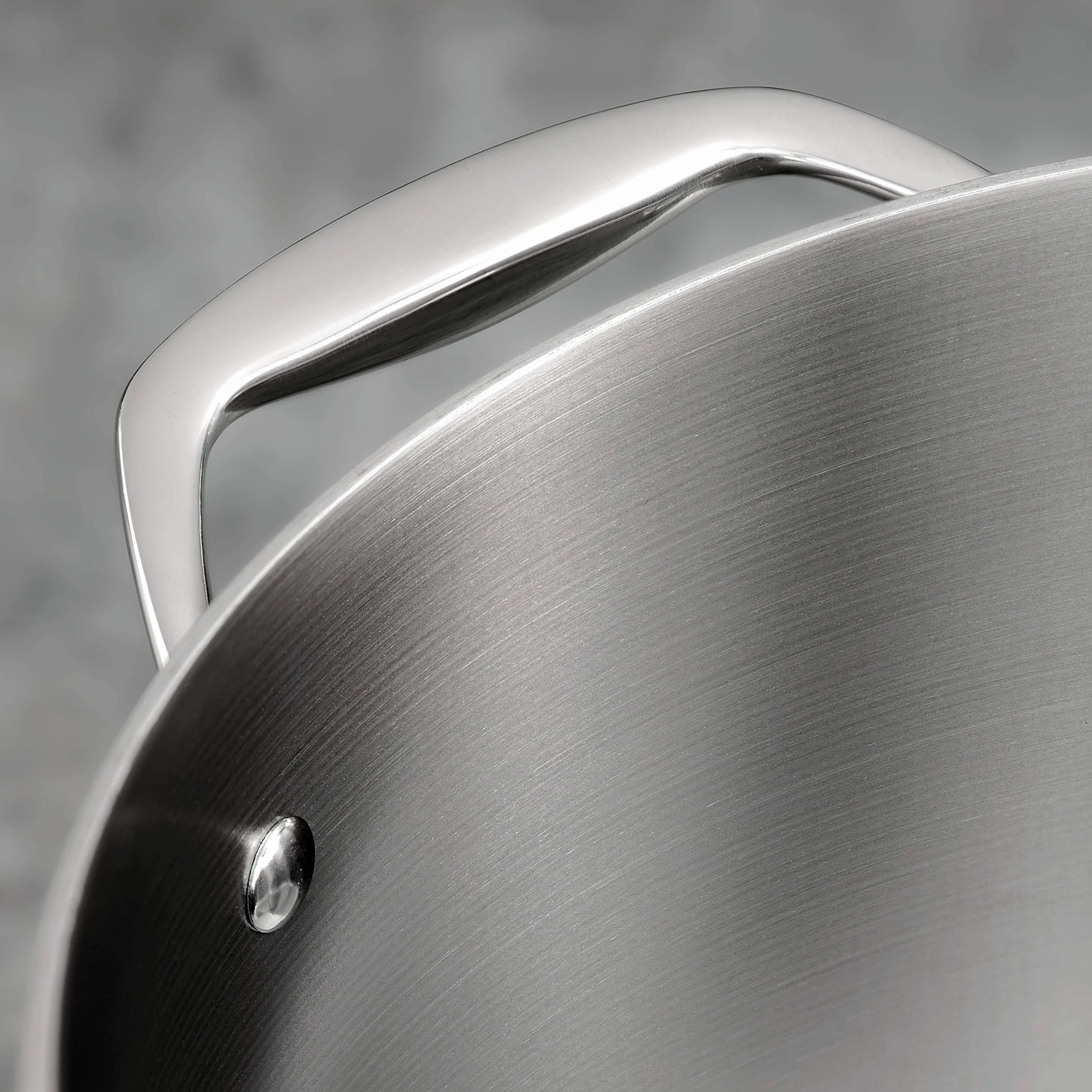 Tramontina 80116/058DS Gourmet Stainless Steel Induction-Ready Tri-Ply Clad Covered Deep Saute Pan, 3 Quart, certyfikat NSF, Made in Brazylii