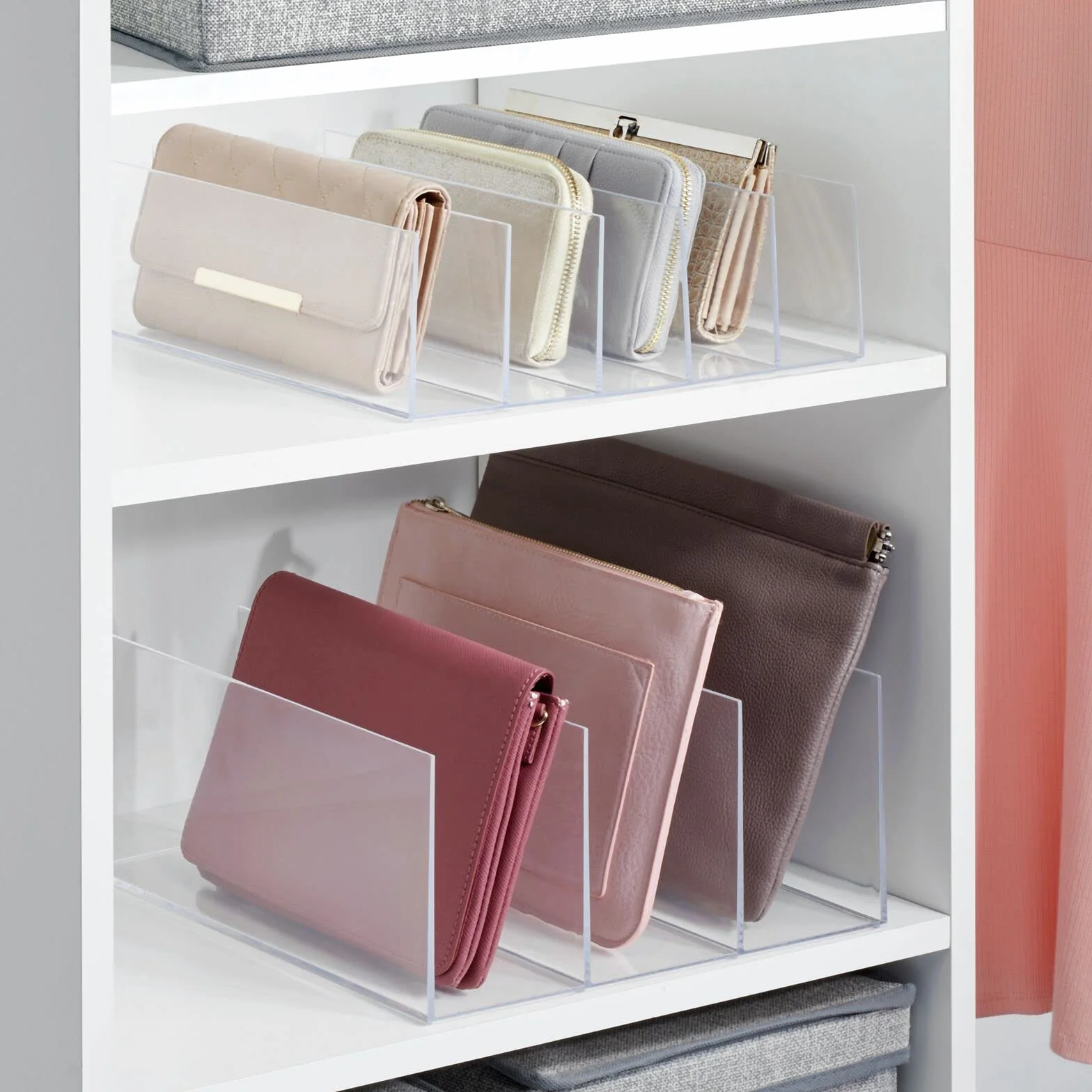 mDesign Plastikowy organizer do szafy – Elegancki i praktyczny stojak na torebki i inne akcesoria – Wielofunkcyjny organizer do garderoby, przedpokoju i szafy – 4-pack – Błękitny przezroczysty