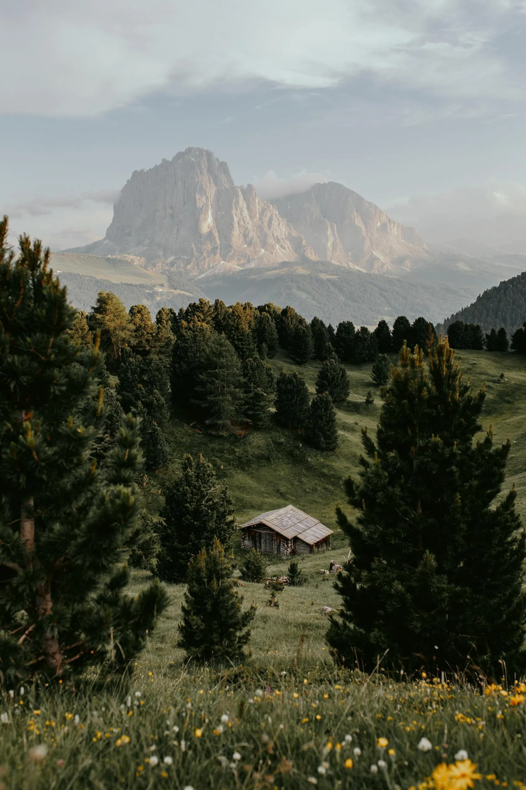 Escape Discovering the Dolomites. A Visual Journey and Adventures /anglais/allemand