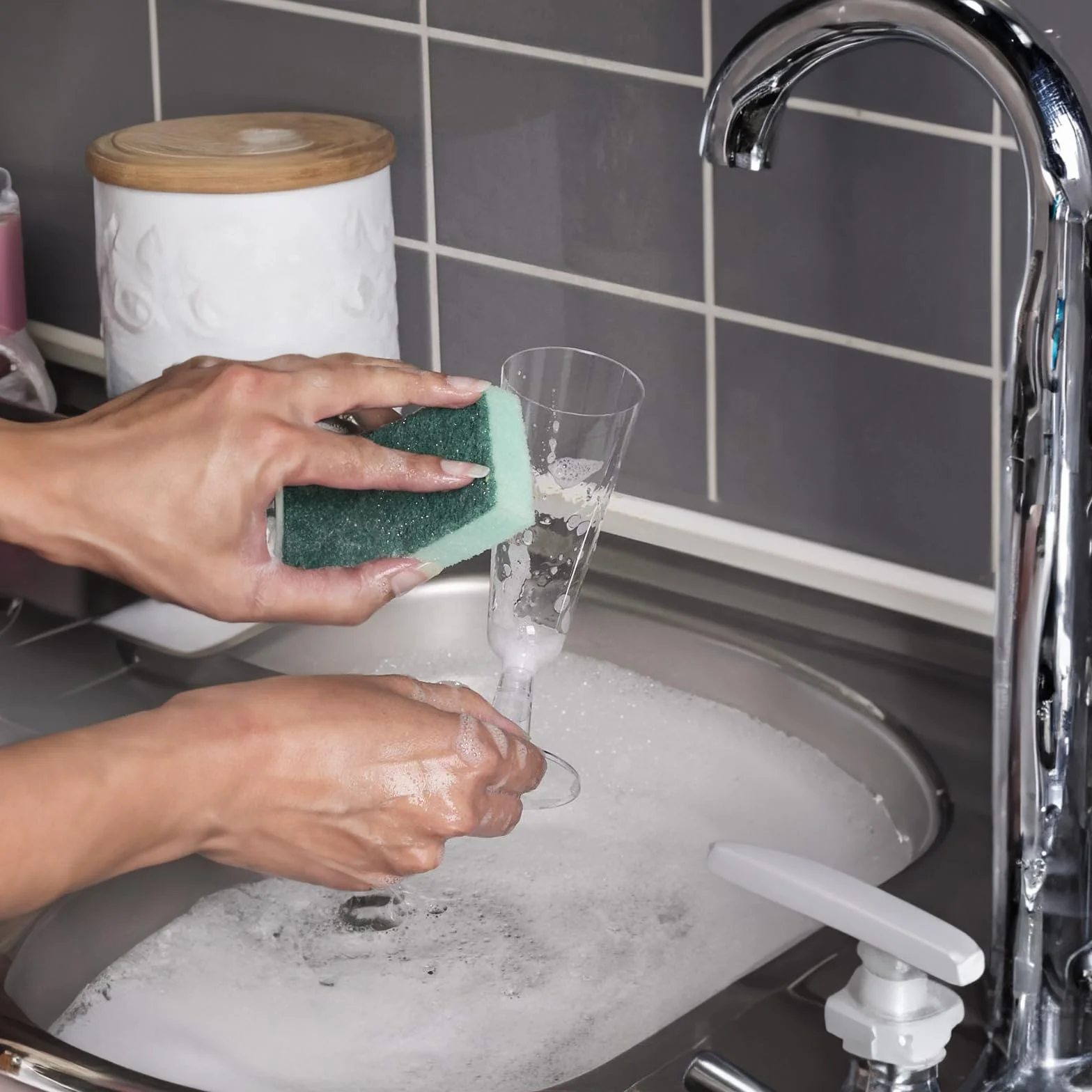 ACONDE 20 sztuk plastikowych kieliszków do szampana, 150 ml, plastikowe kieliszki do szampana, z tworzywa sztucznego, wielokrotnego użytku, na imprezy, wesela