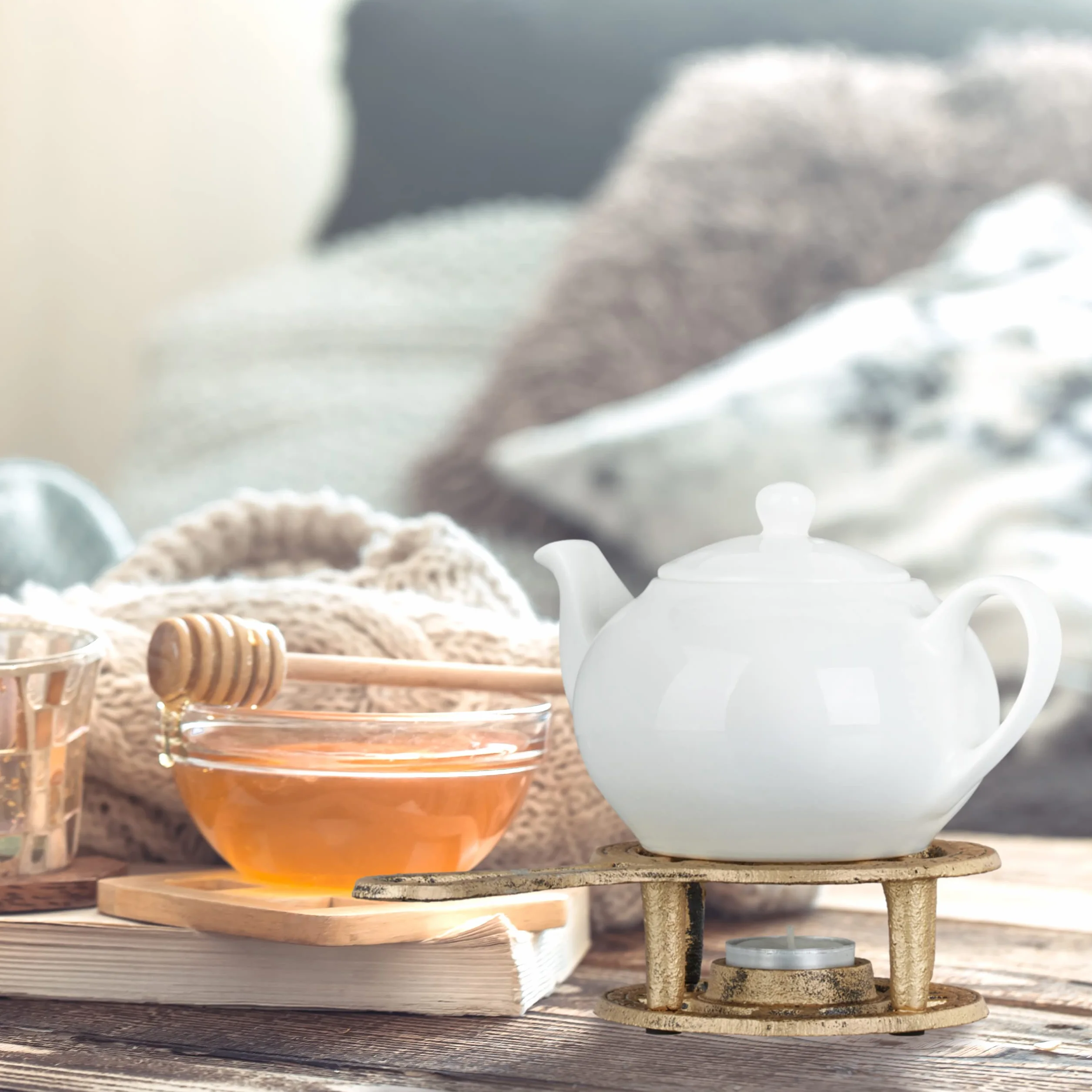 Relaxdays Podgrzewacz do dzbanków do herbaty i kawy, żeliwo, na 1 podgrzewacz, antyczny design, rustykalny podgrzewacz do herbaty, złoty
