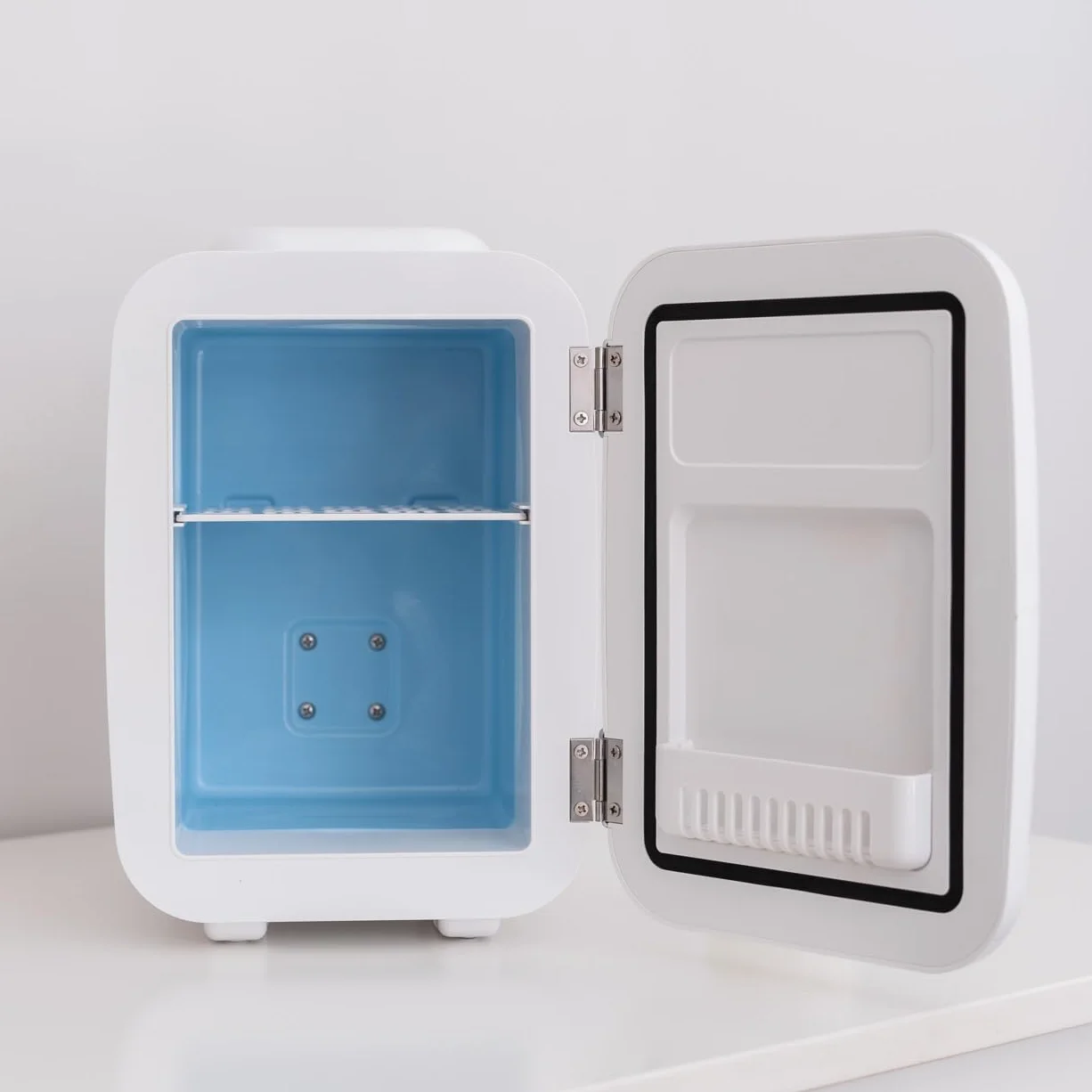 Flamingueo Mini Lodówka 4L - Mini Lodówka do Sypialni, Mała Lodówka 12V/220V, Funkcja Gorąca i Zimna, Lodówka Kosmetyczna, Mini Fridge Skincare