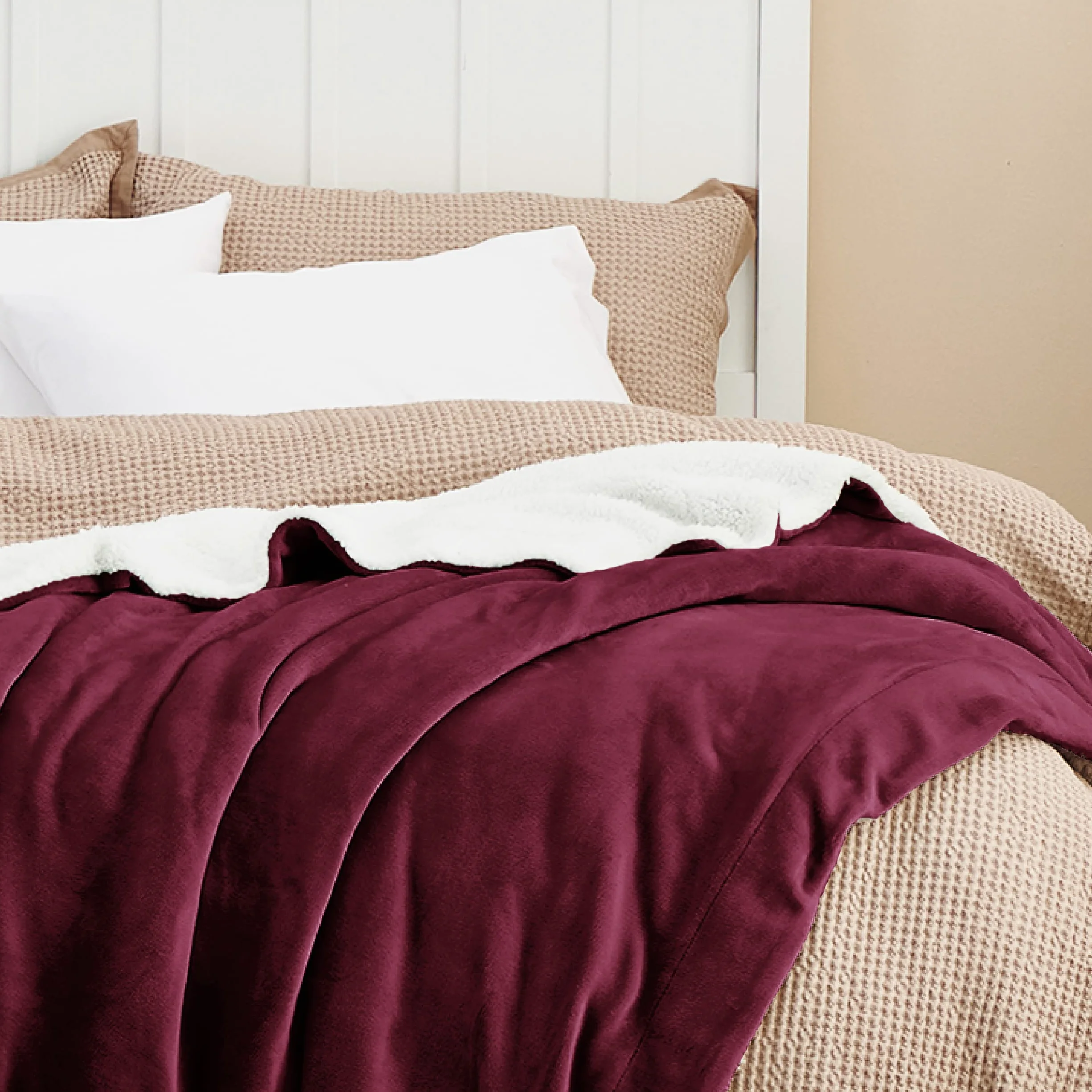 Bedsure Sherpa Blanket Czerwone wysokiej jakości koce, przytulne koce, bardzo gruby ciepły koc na sofę / koc kanapowy w dwustronnym, super puszysty koc polarowy 150x200 cm jako narzuta na sofę lub koc do salonu