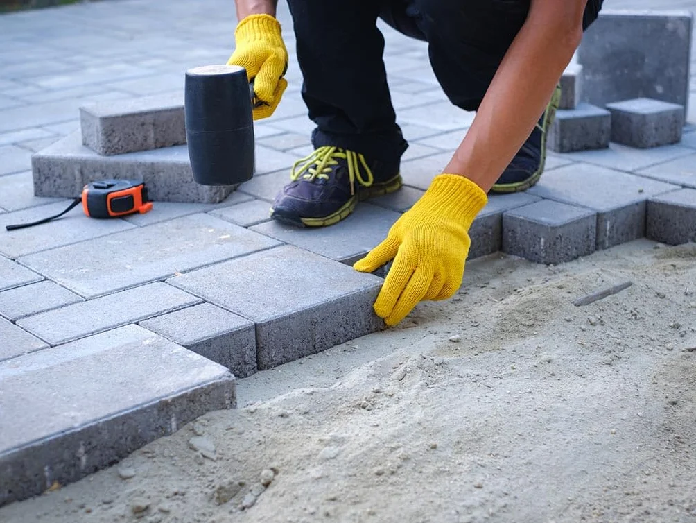 Toolland Młotek gumowy 200 g z metalowym trzonkiem i miękką gumową głowicą, idealny do campingu, prac DIY i podłóg, precyzyjne uderzenia i wygodny uchwyt