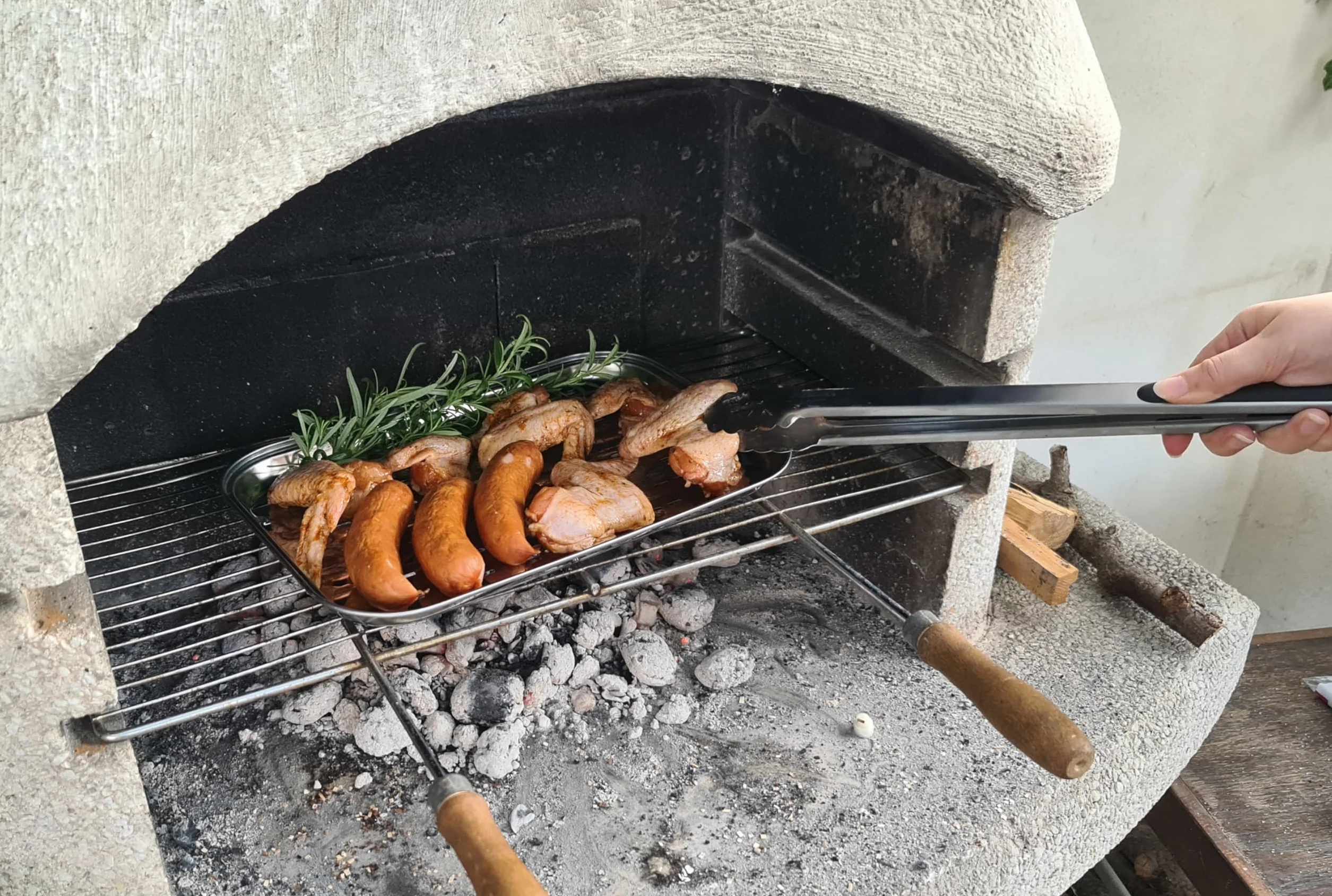 Szczypce do Grilla ze Stali Nierdzewnej z Blokadą, Duże Kuchenne Szczypce do Grillowania, Silikonowy Uchwyt Antypoślizgowy, Łatwe Czyszczenie - długość: 40 cm