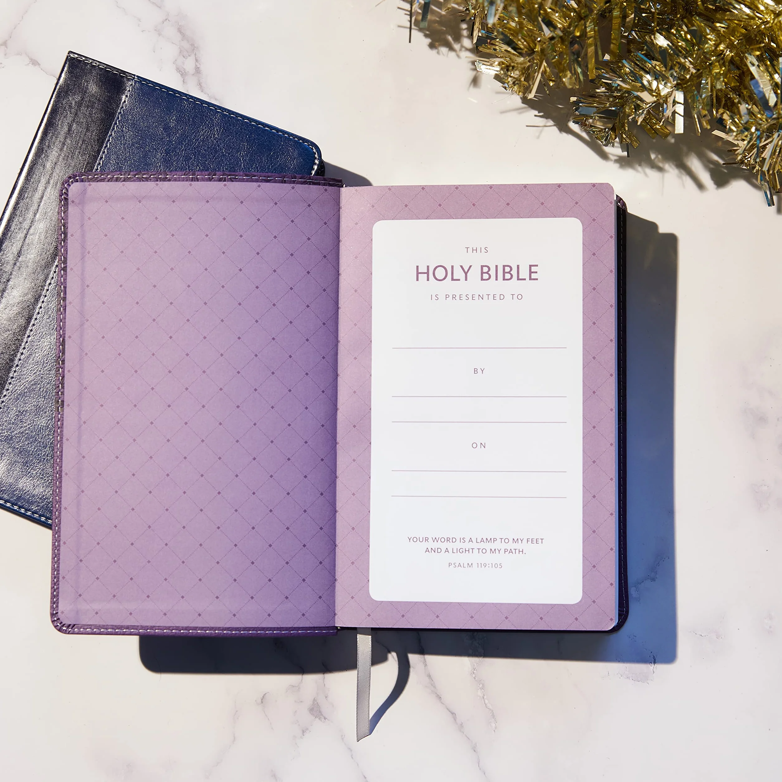 NKJV, Deluxe Gift Bible, Imitation Leather, Pink, Red Letter Edition: Holy Bible, New King James Version