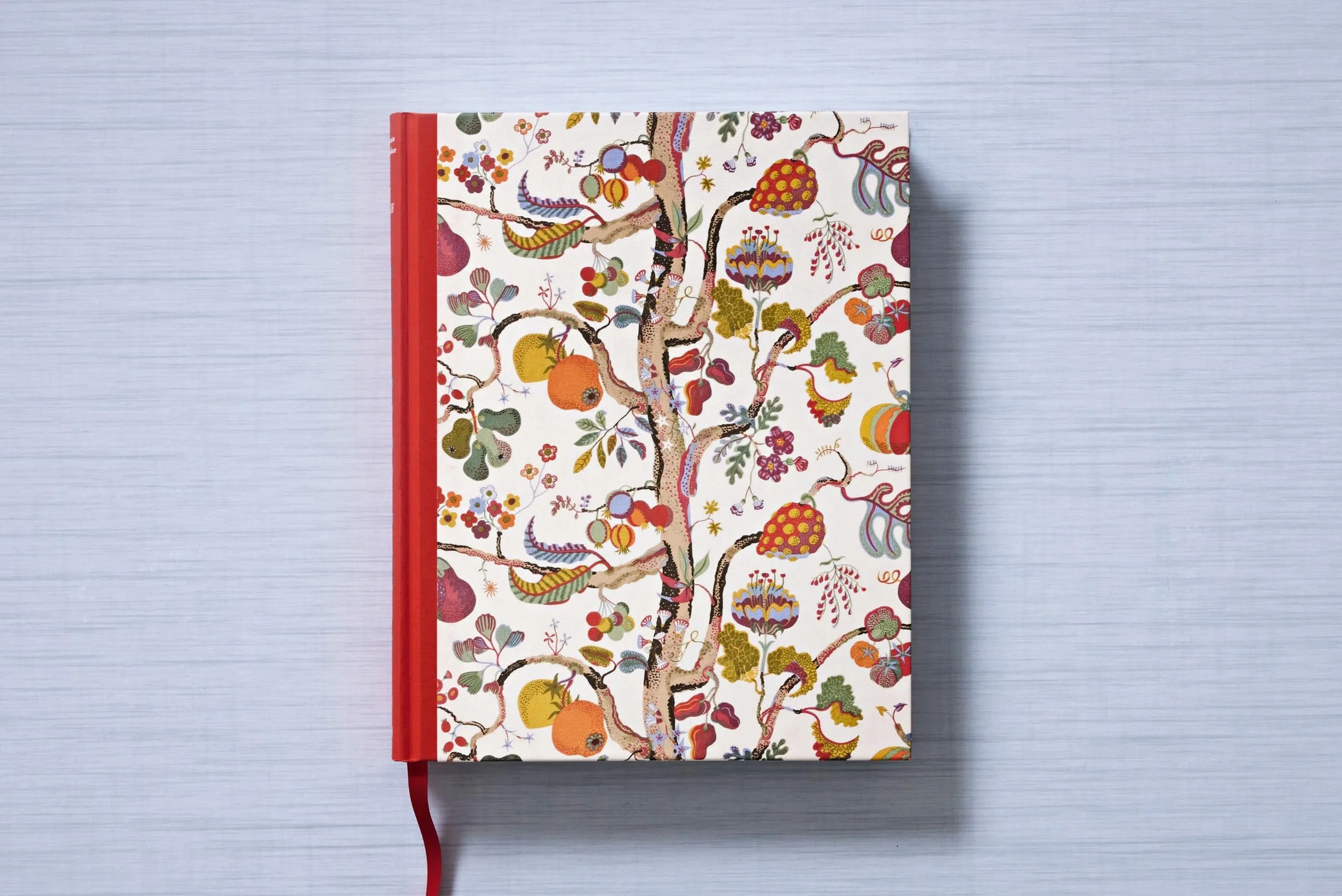 The book of Printed Fabrics: From the 16th century until today