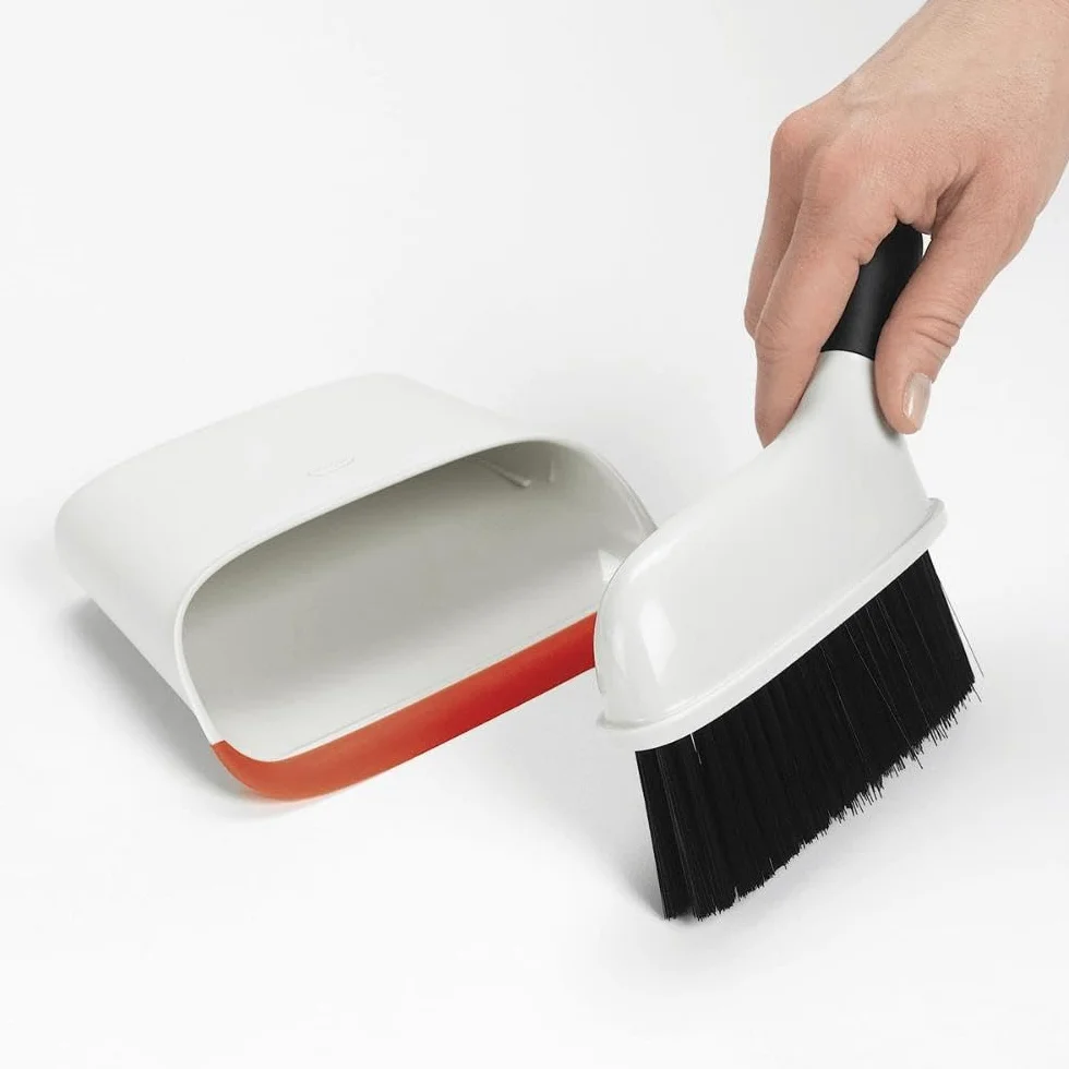 OXO 1334280 Good Grips kompaktowa szufelka i zestaw szczotek, czerwony