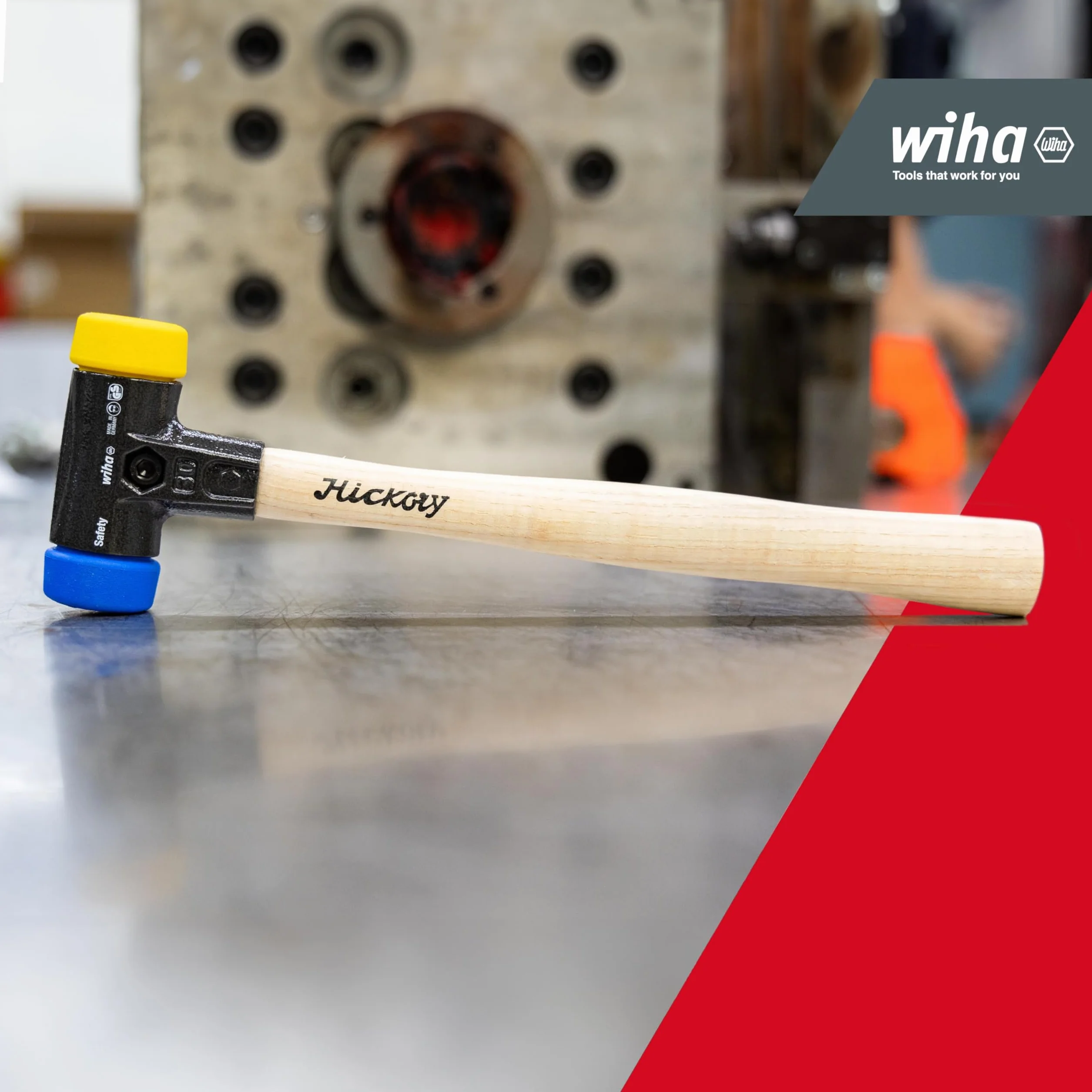 Wiha Młotek ochronny Safety miękki/średnio twardy z drewnianym trzonkiem hikory, okrągła głowica udarowa (26653) 30 mm