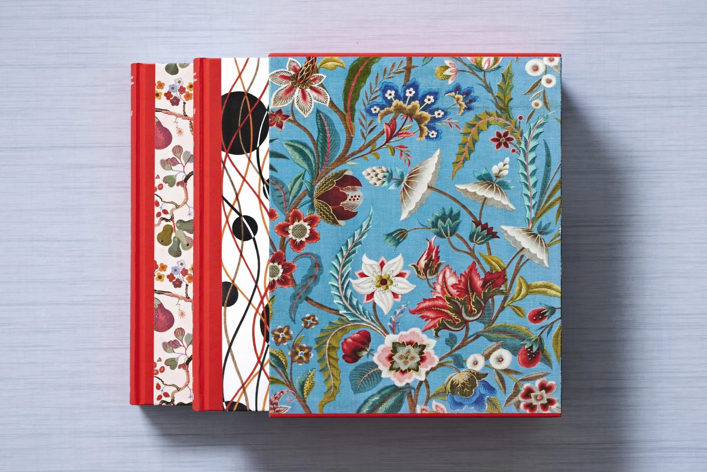 The book of Printed Fabrics: From the 16th century until today