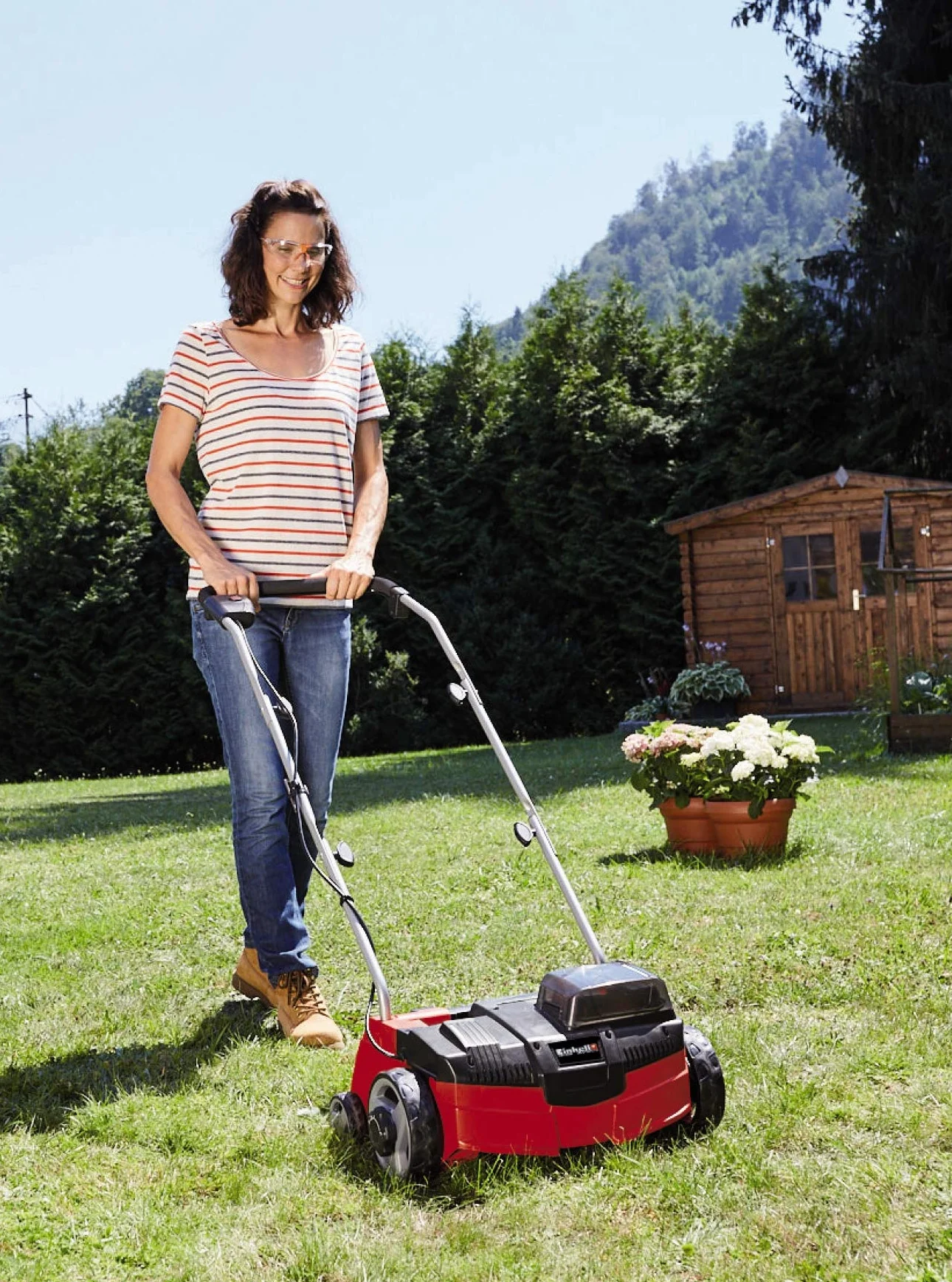 Einhell Wertykulator akumulatorowy GC-SC 36/31 Li-Solo Power X-Change (litowo-jonowy, 36 V, szerokość robocza 31 cm, rolka nożowa z łożyskiem kulkowym z 8 nożami, bez akumulatora i ładowarki)