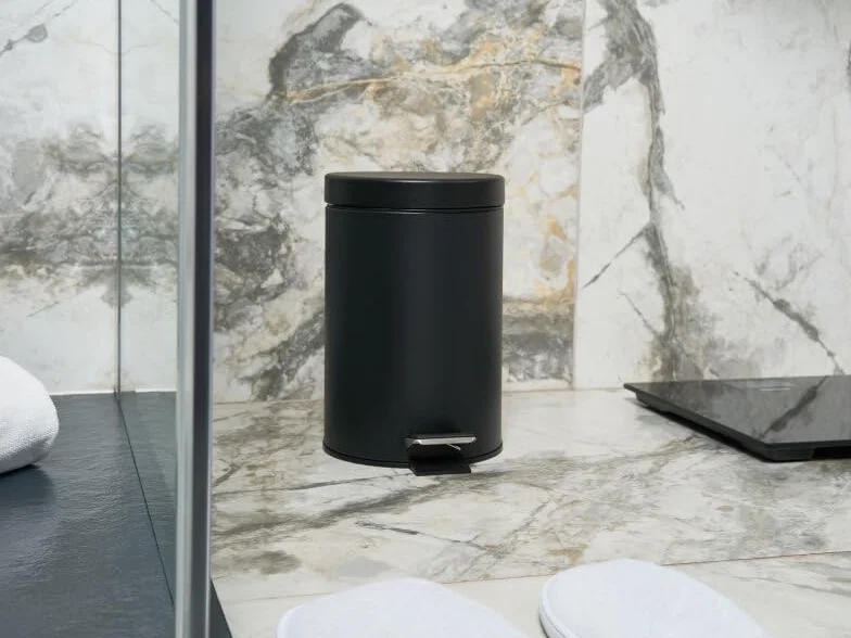 Corby 3 l Bin (Croft / BIN003) w kolorze czarnym