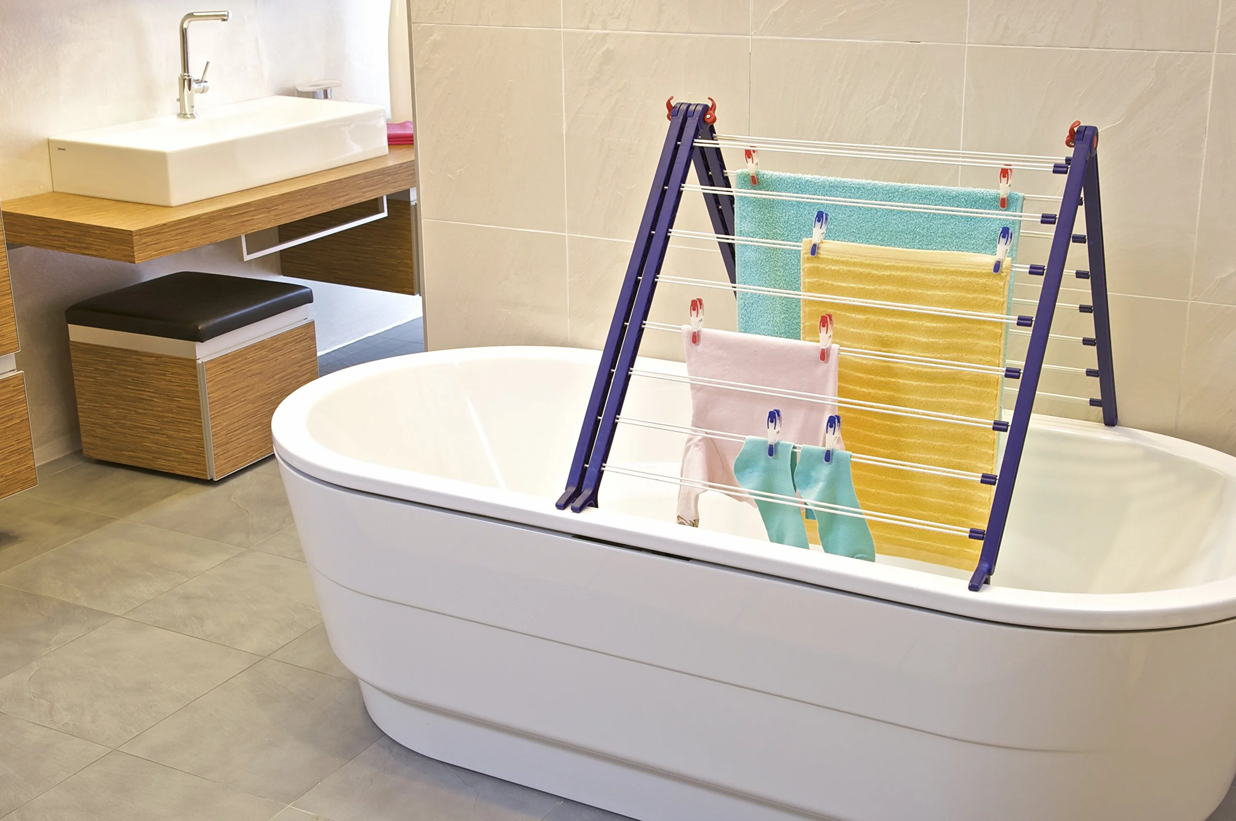 Leifheit suszarka na wannę Pegasus Bath 190 Extendable, stabilna suszarka stojąca do wanny, wysuwana, wyjątkowo wąska, idealna do małych łazienek
