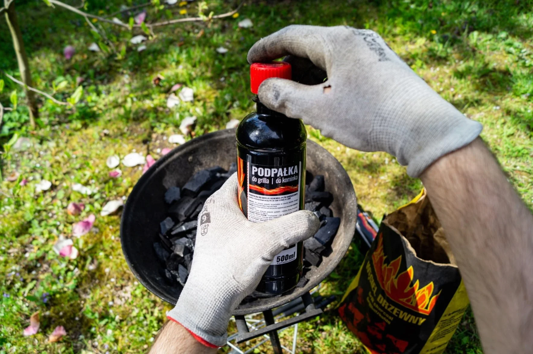 Podpałka Do Grilla Rozpałka do Kominka, Pieca w Płynie 500 ML Podpałka Do Brykietu, Węgla, Drewna Wydajna i Praktyczna Rozpałka