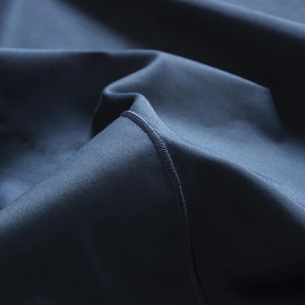 COTTON ARTean Satynowa poszewka na kołdrę DE 400 wątków niebieski łóżko 180 x 190/200. 100% satynowa bawełna. Zapięcie na guziki, kolor niebieski