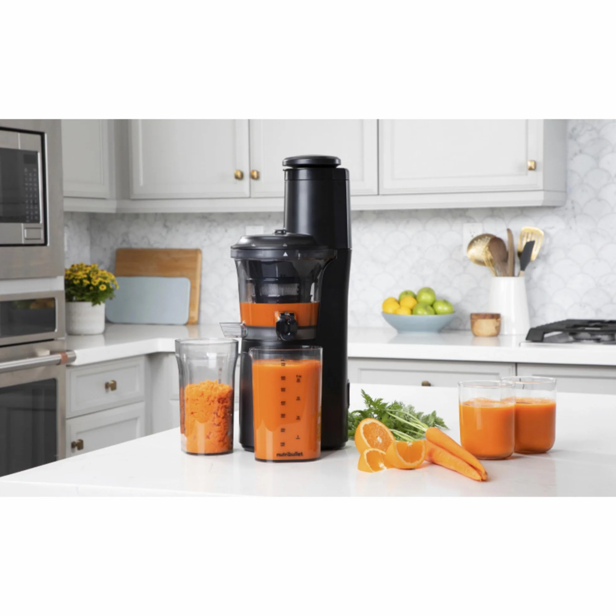 Nutribullet Slow Juicer wyciskarka do soków na zimno, ekstraktor do owoców i warzyw, moc 150 W, pojemnik na miąższ 887 ml, karafka 700 ml, czarny, NBJ500