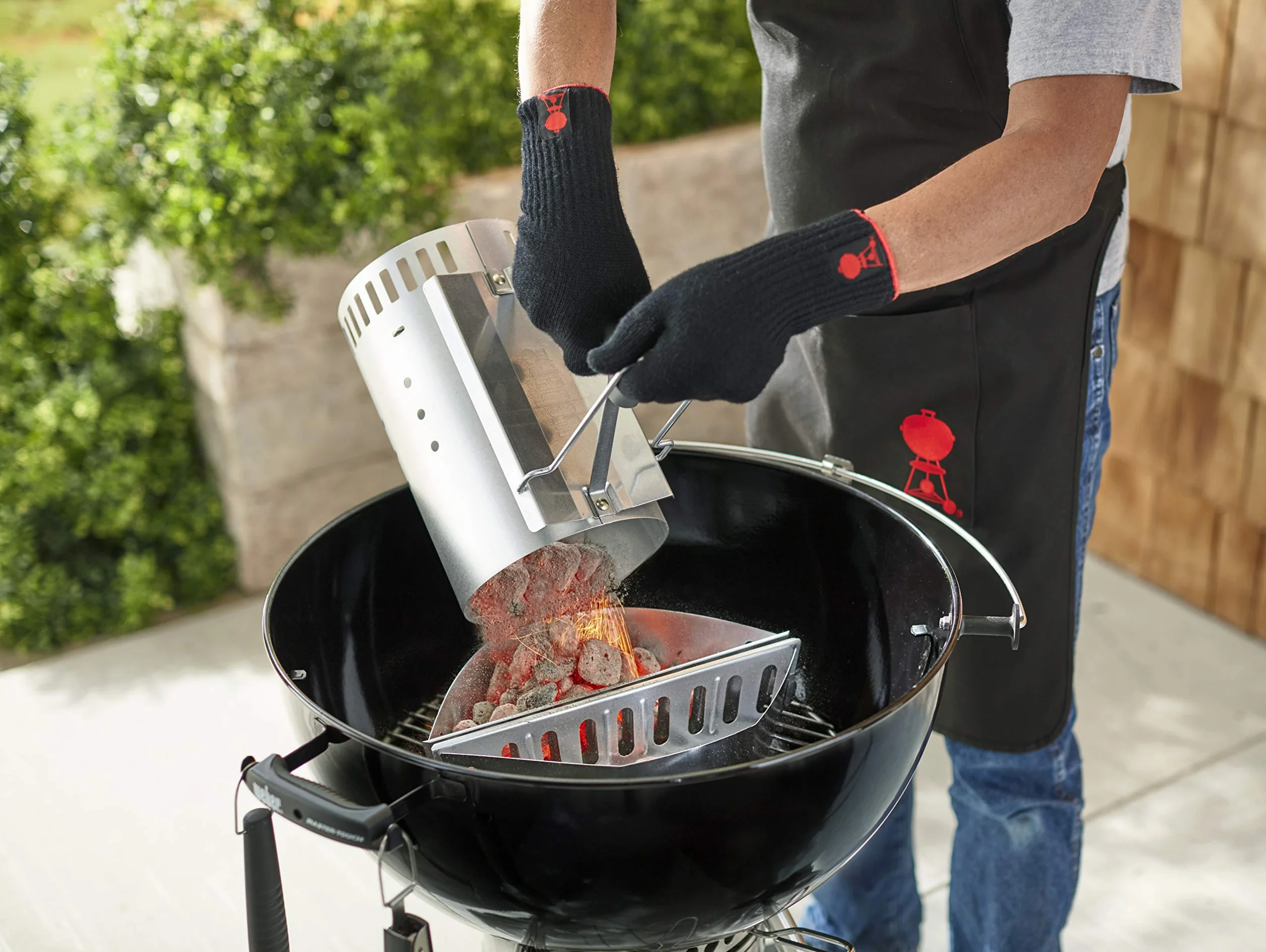Weber Komin do Rozpalania- Duży (Wysokość 32cm), Kompaktowy z Dwoma Uchwytami, Idealny do Wszystkich Grilli Węglowych o Średnicy Co Najmniej Ø 47cm, Pomoc w Rozpalaniu Węgla i Brykietów - (7416)