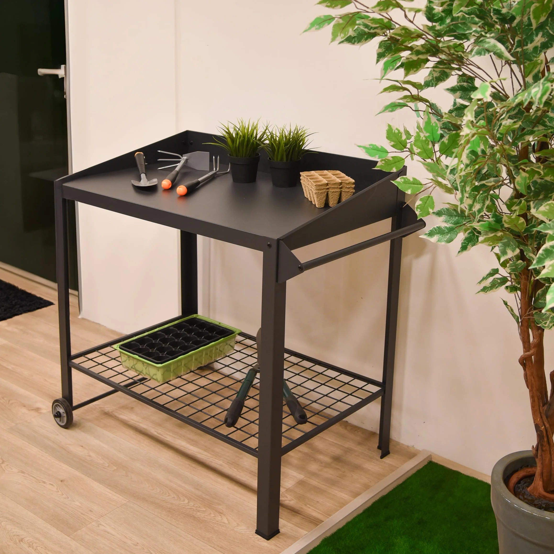 Spetebo Metalowy stół na rośliny na kółkach – 90 x 55 cm – ogrodniczy stół z półką z siatki