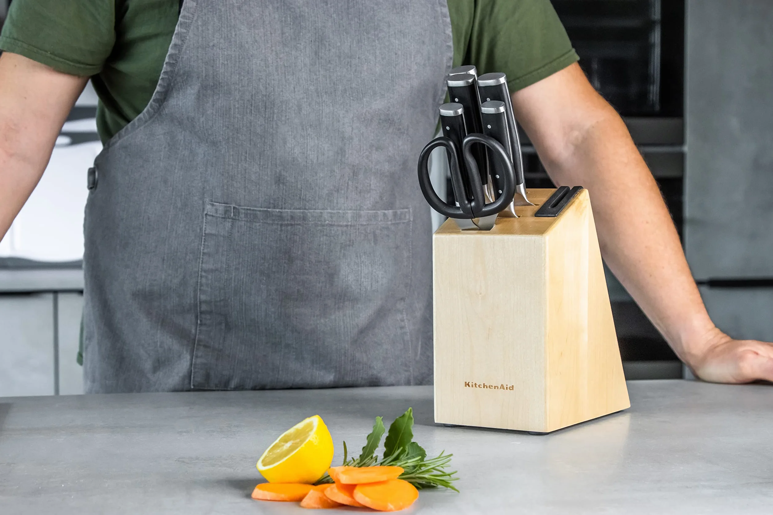 KitchenAid Gourmet Zestaw 6 noży z blokiem do przechowywania, czarne uchwyty, japońska stal – 5 noży, nożyczki i ostrzałka