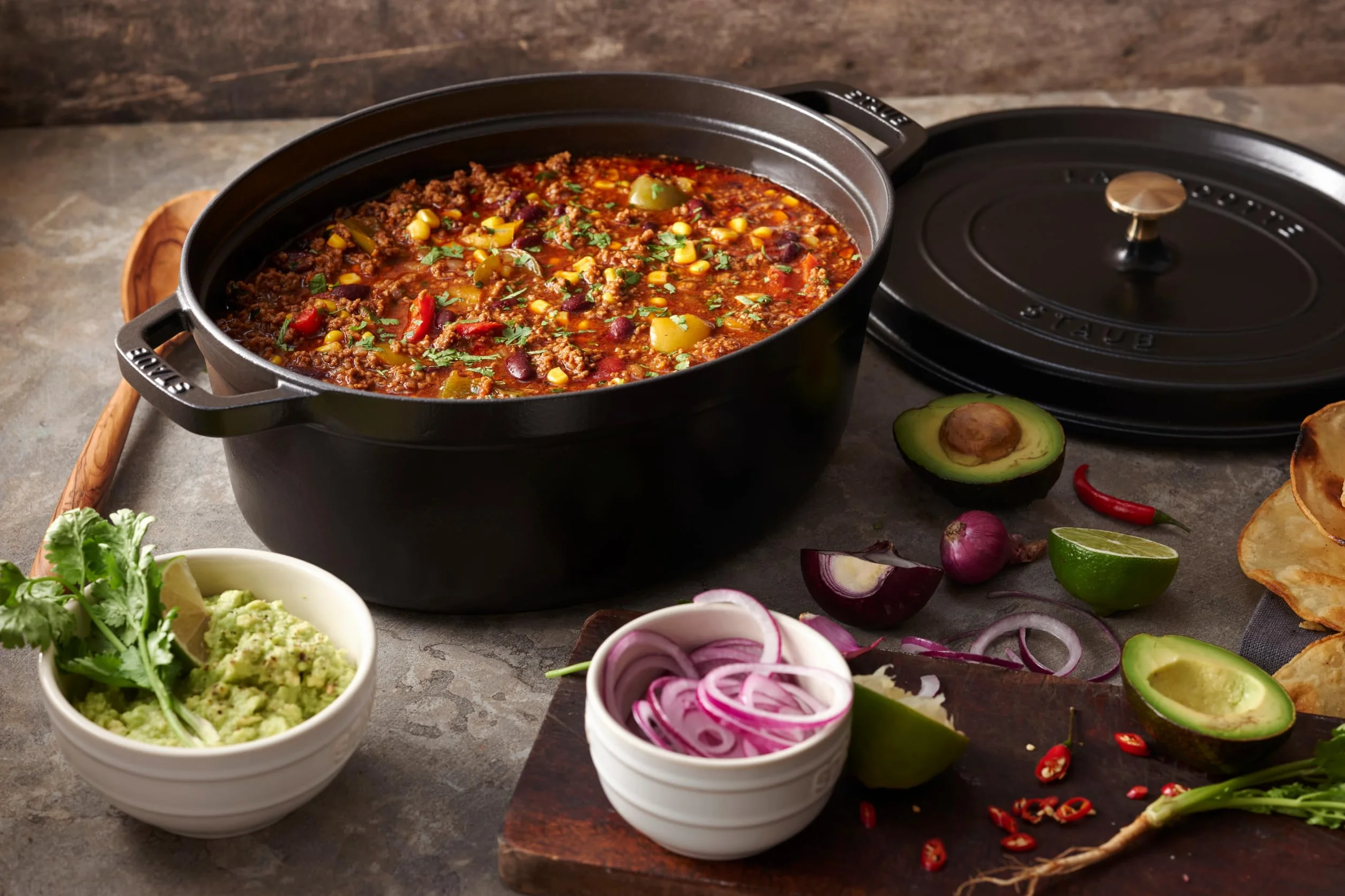 STAUB Gusseisen Bräter/Cocotte, Oval 37 cm, 8 L, Schwarz