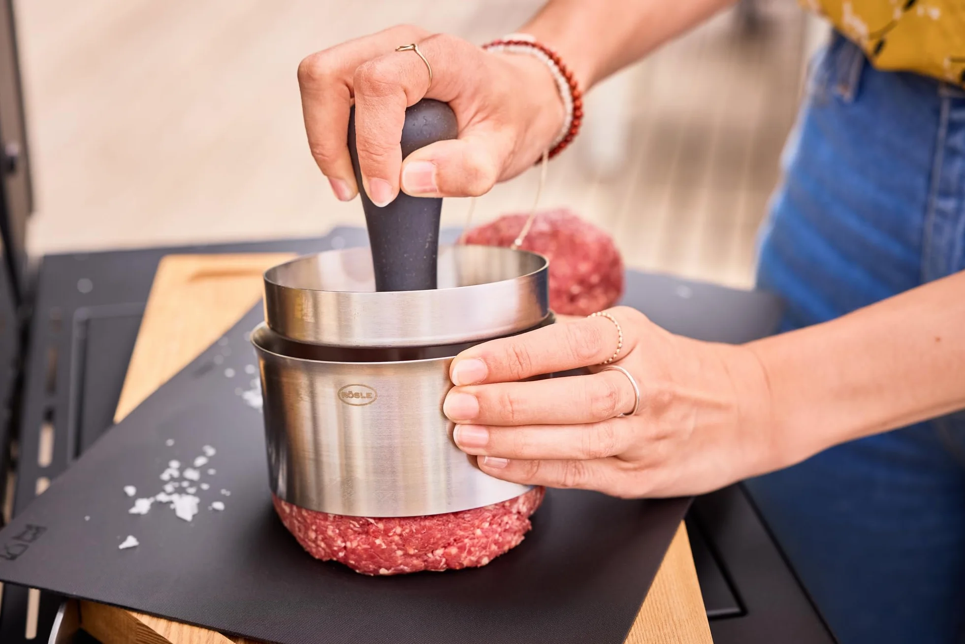 RÖSLE Prasa do burgerów Pro, wysokiej jakości prasa do mięsa do łatwego formowania burgerów, stal nierdzewna 18/10, 11 cm, nadaje się do mycia w zmywarce