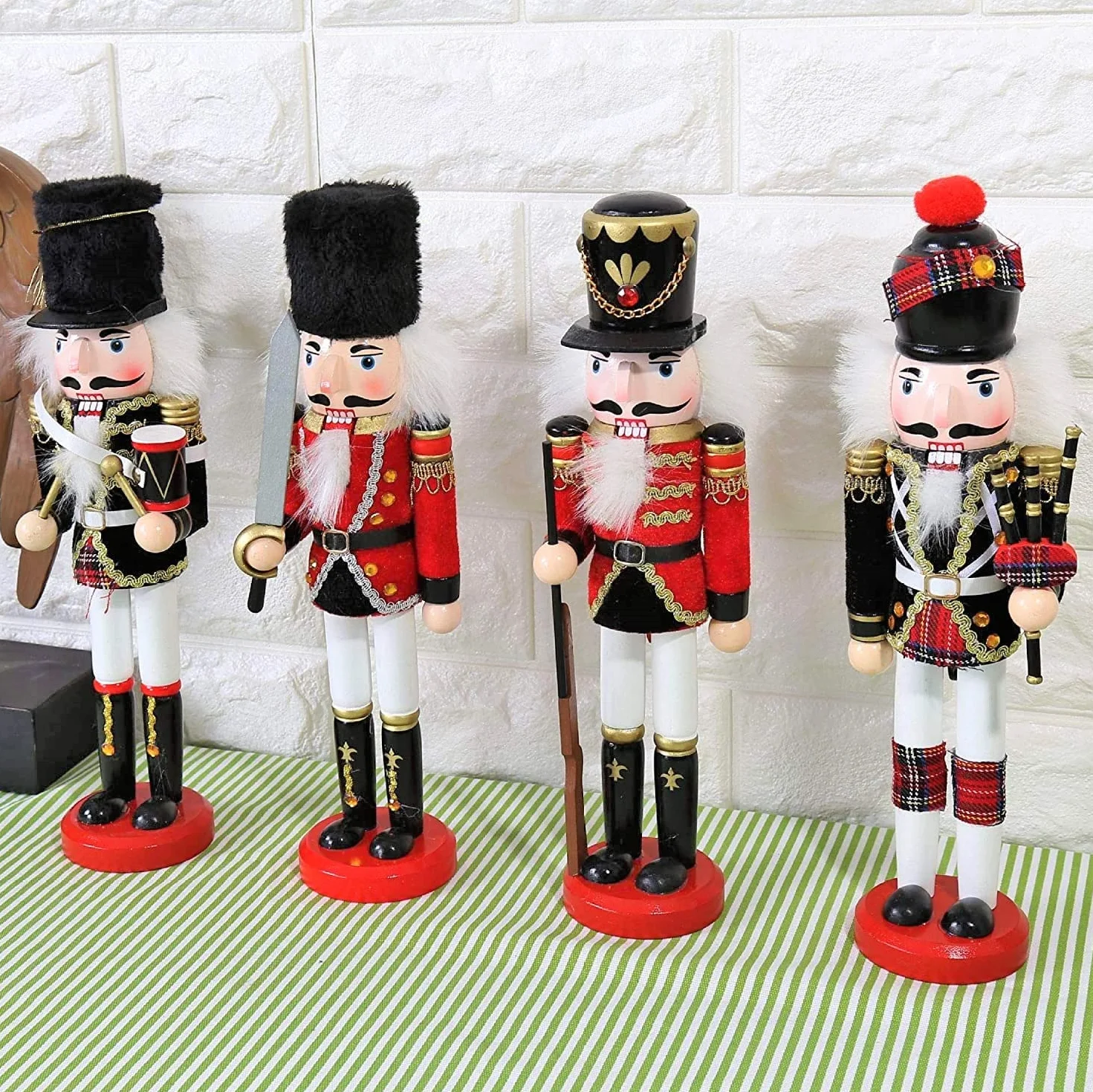 KAHEIGN 2 szt. drewnianych żołnierzyków dziadków do orzechów, 2 style, 30 cm, świąteczne tradycyjne figurki dziadków do orzechów z wysokiej jakości malowanego drewna sosnowego, żołnierz do domu