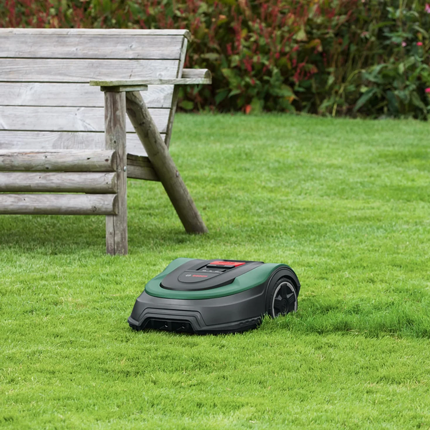 Bosch Home and Garden automatyczna kosiarka trawnikowa Indego S+ 500 (z akum. 18V i funkcją aplikacji, stacja ładująca w zestawie, szer. koszenia 19cm, do trawników o powierzchni do 500m², w kartonie)