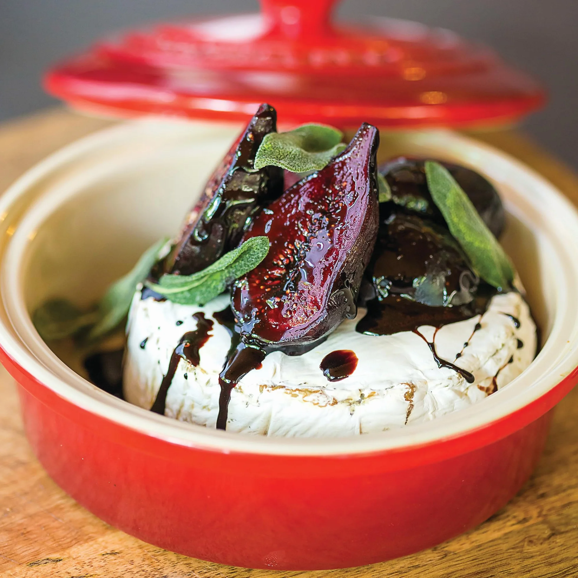 Le Creuset Kamionka Camembert Baker Cerise