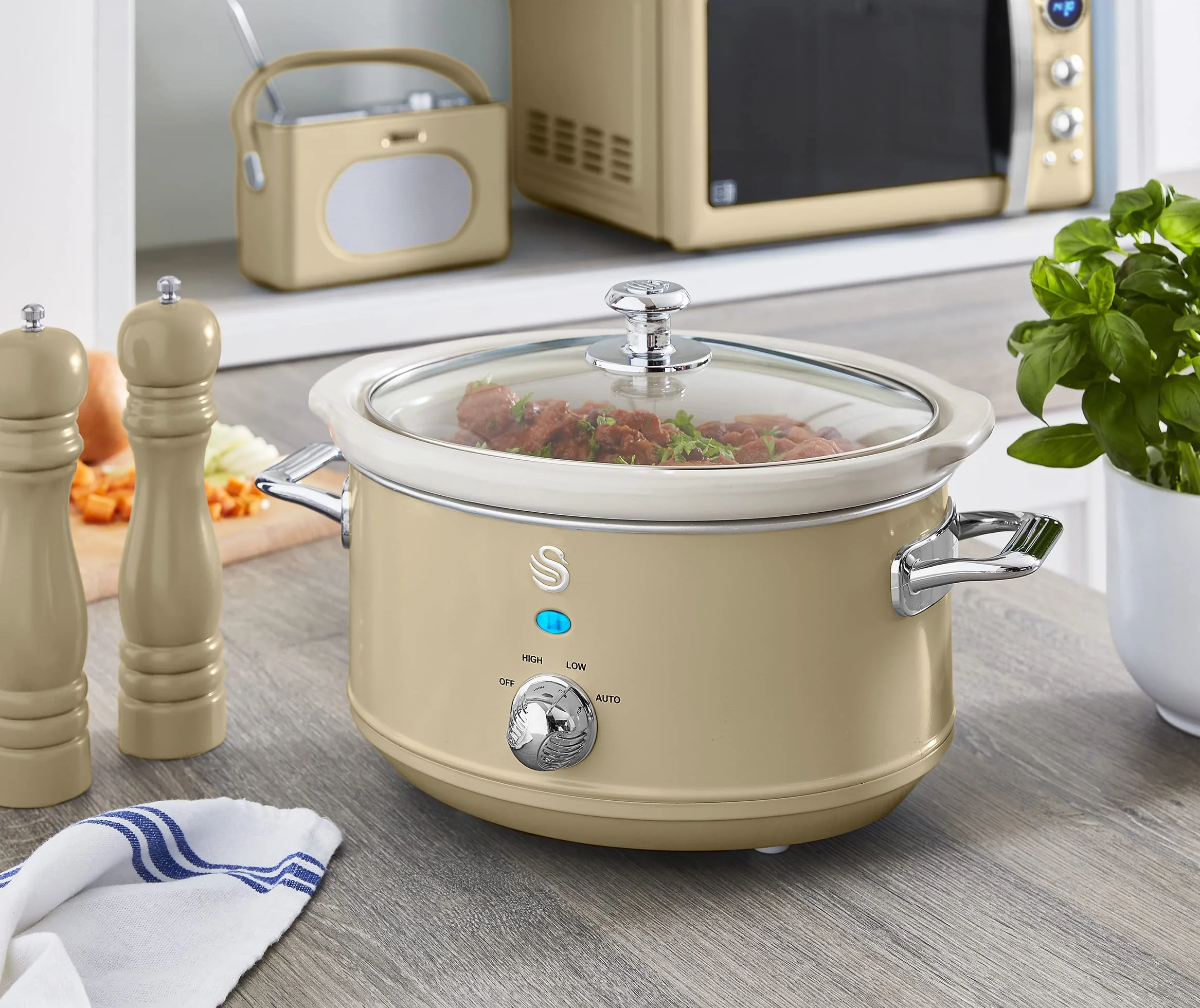 Swan Retro Wolny Garnek 3,5L Ceramika Nieprzywierająca PFOA PTFE 200W