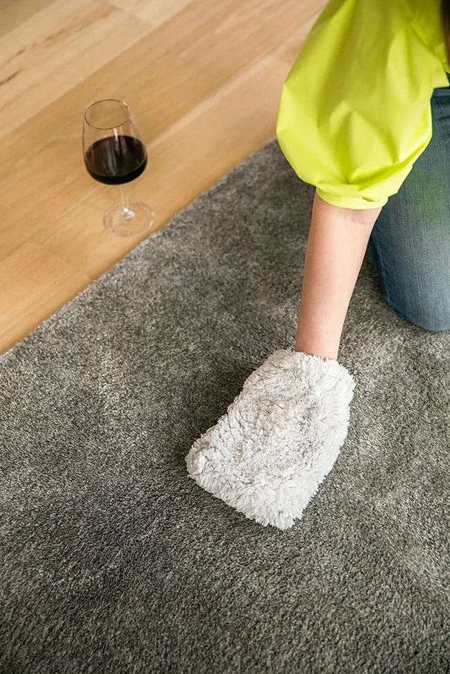 Universalny zestaw Mini- Rękawica NOVA - Do CZYSZCZENIA DYWANÓW i TEKSTYLIÓW - SPRZĄTANIE BEZ CHEMII